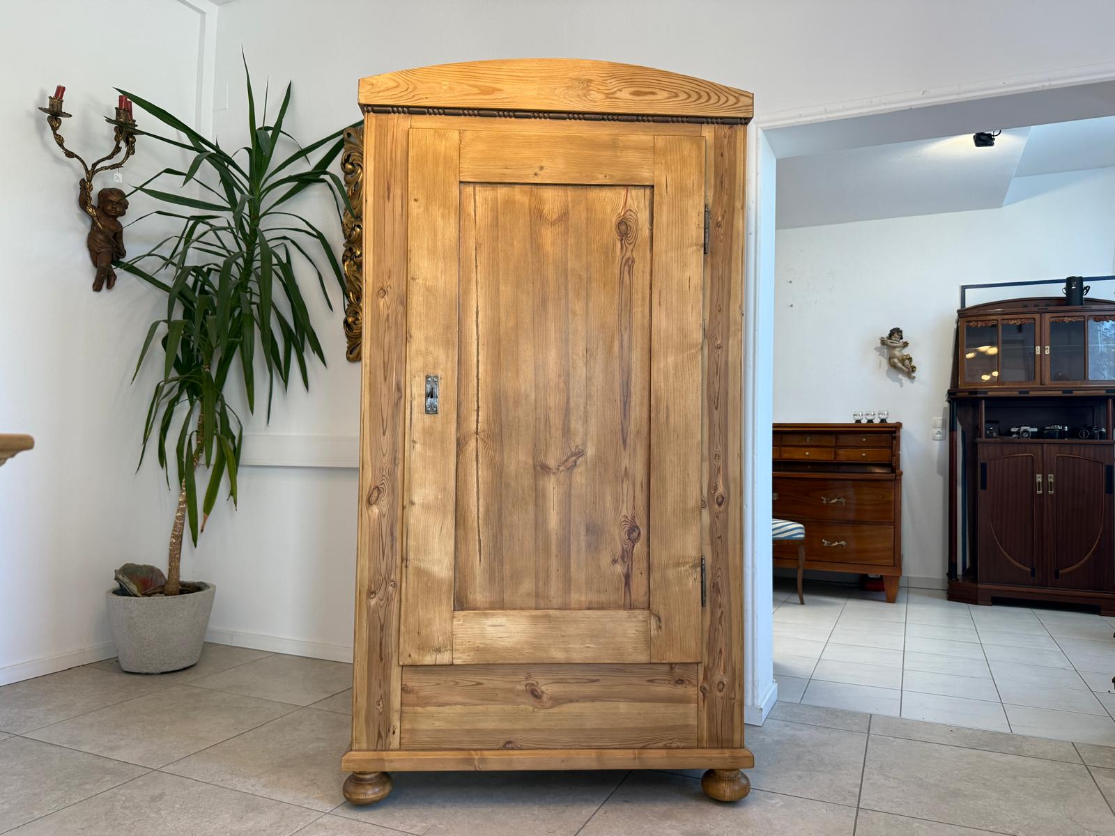 Originaler restaurierter Biedermeier Bauernschrank Naturholzschrank G1784