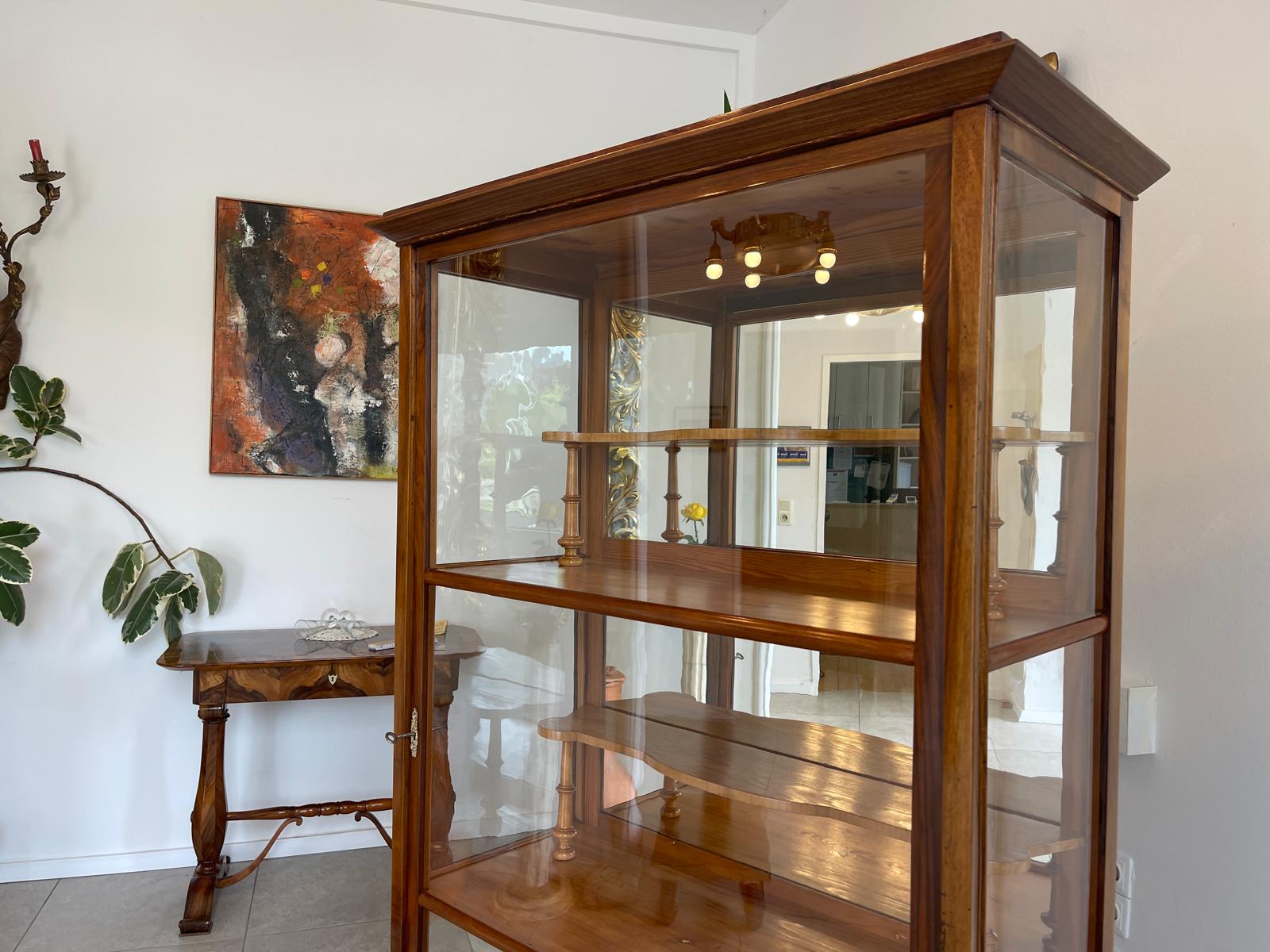 Biedermeier Vitrine Bücherschrank Nussholz Antiquität G1316