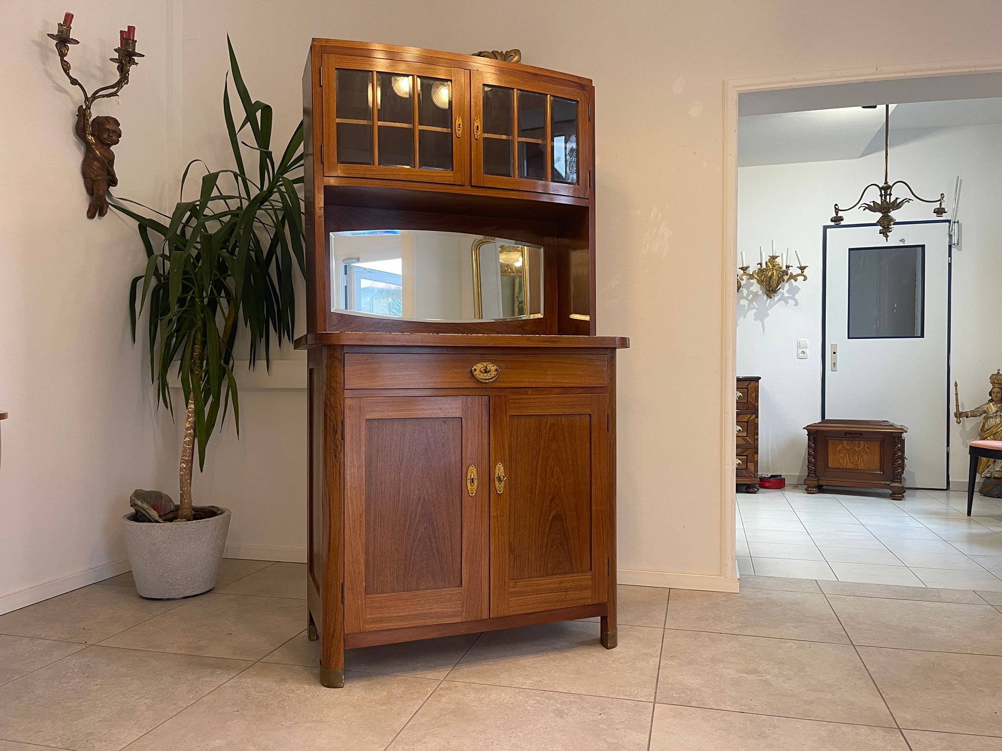 91656515-9faf-4d0e-874c-62dc18721b1a Originale Jugendstil Kredenz Vitrine Bücherschrank Vintage Design A5054