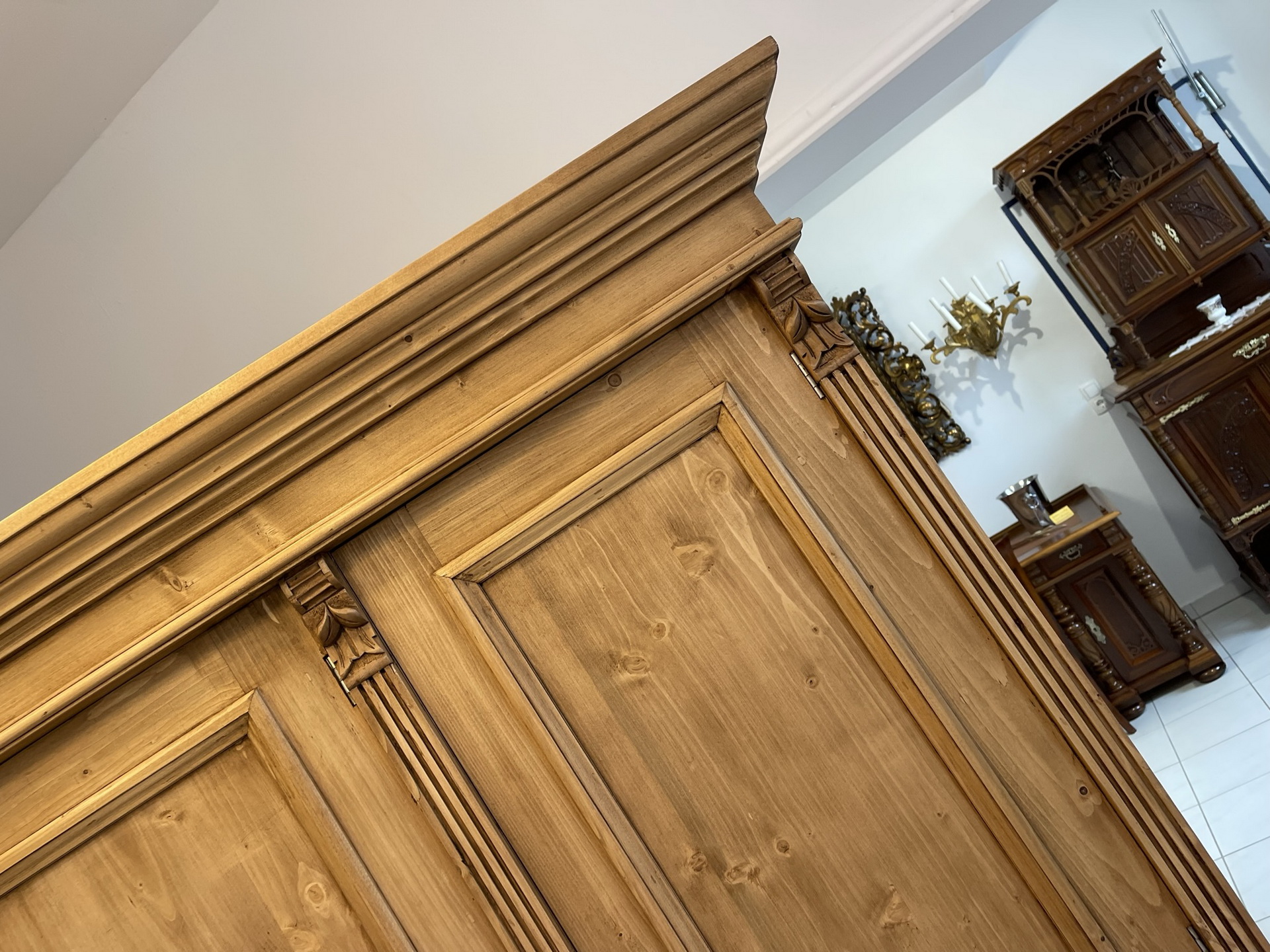 bauernschrank-Biedermeier_27 Garderobenschrank Bauernschrank Kasten Bauernmöbel B2089