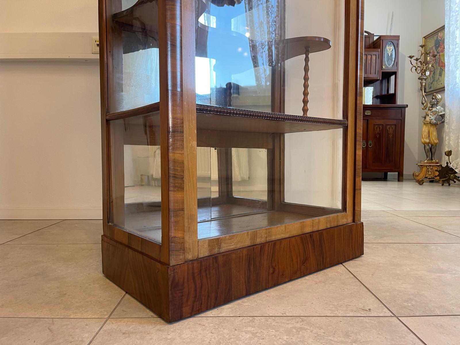 Originale Biedermeier Vitrinenschrank Glasschrank Nussholz Antiquität G1307