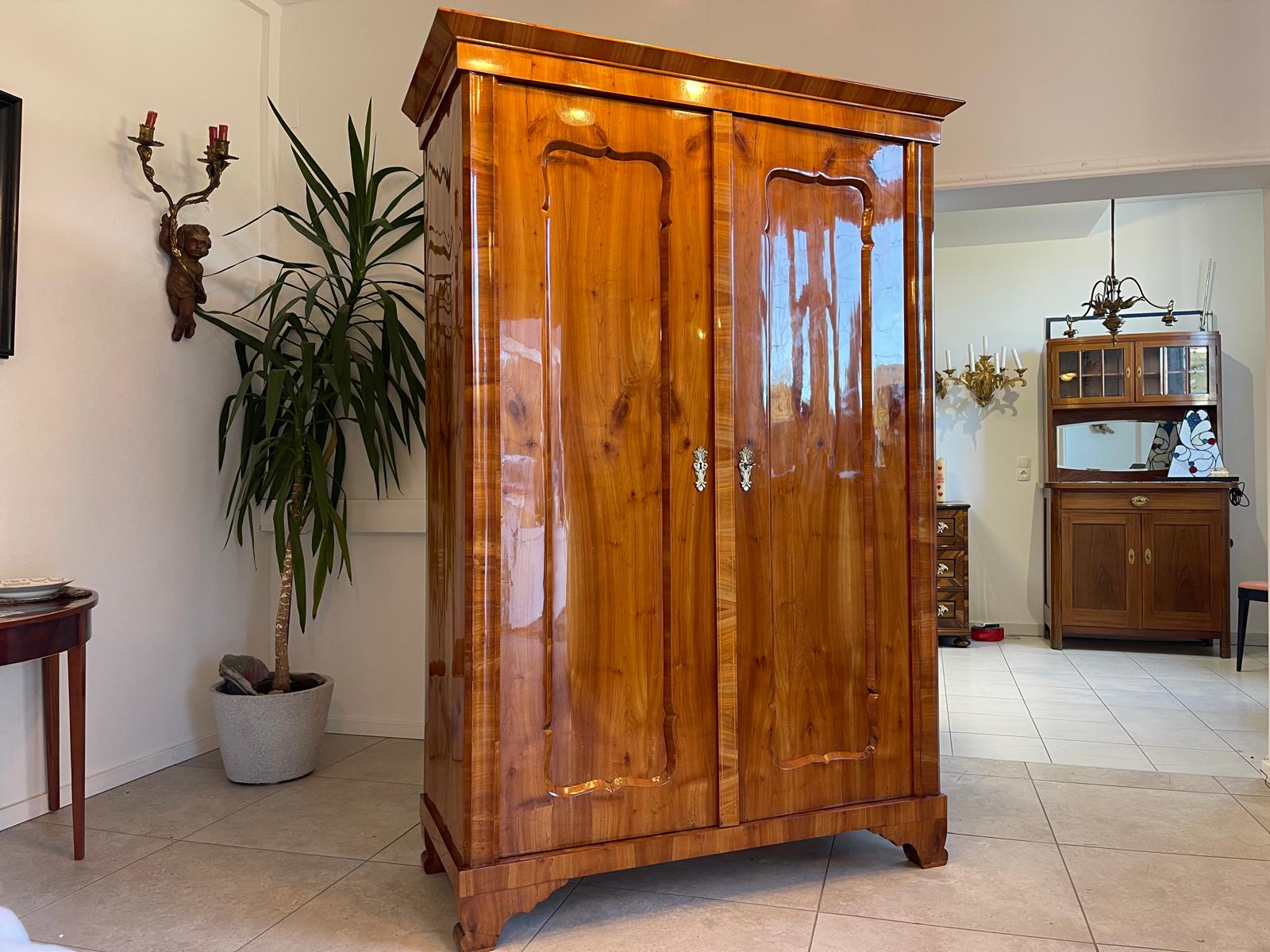 7795fb85-0150-43b7-9ec6-4f1d8622baa1 Sale Original Biedermeier Schrank Kasten Restauriert Kirschholz A5109