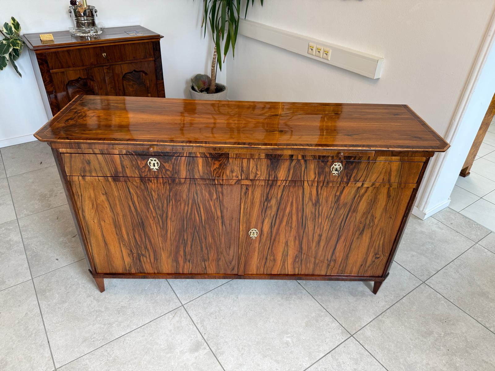 Restaurierte Biedermeier Anrichte Sideboard Antiquität Nussholz G1836-1