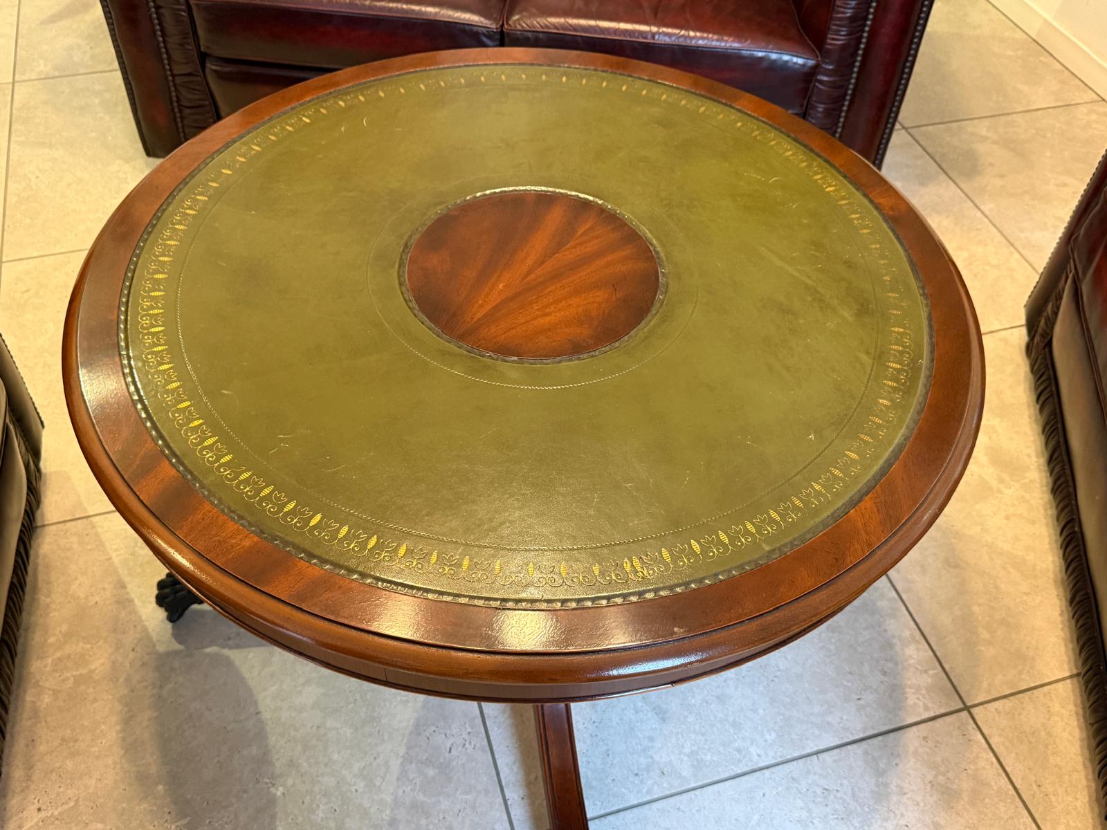 Chesterfield Ensemble 3 teilig Ledersofa Fauteuils Clubmöbel Cultmöbel D1110