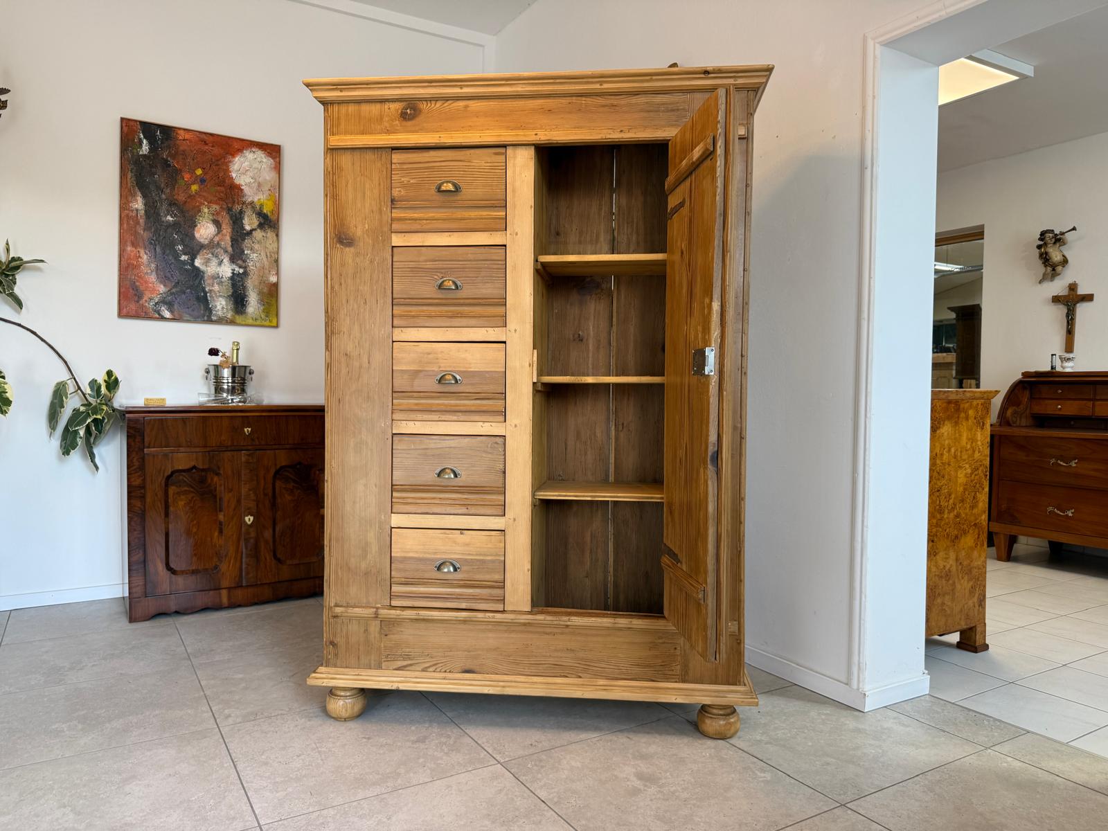 Bäuerlicher uriger Brotschrank Almerschrank Speiskasten Bauernkasten G1849