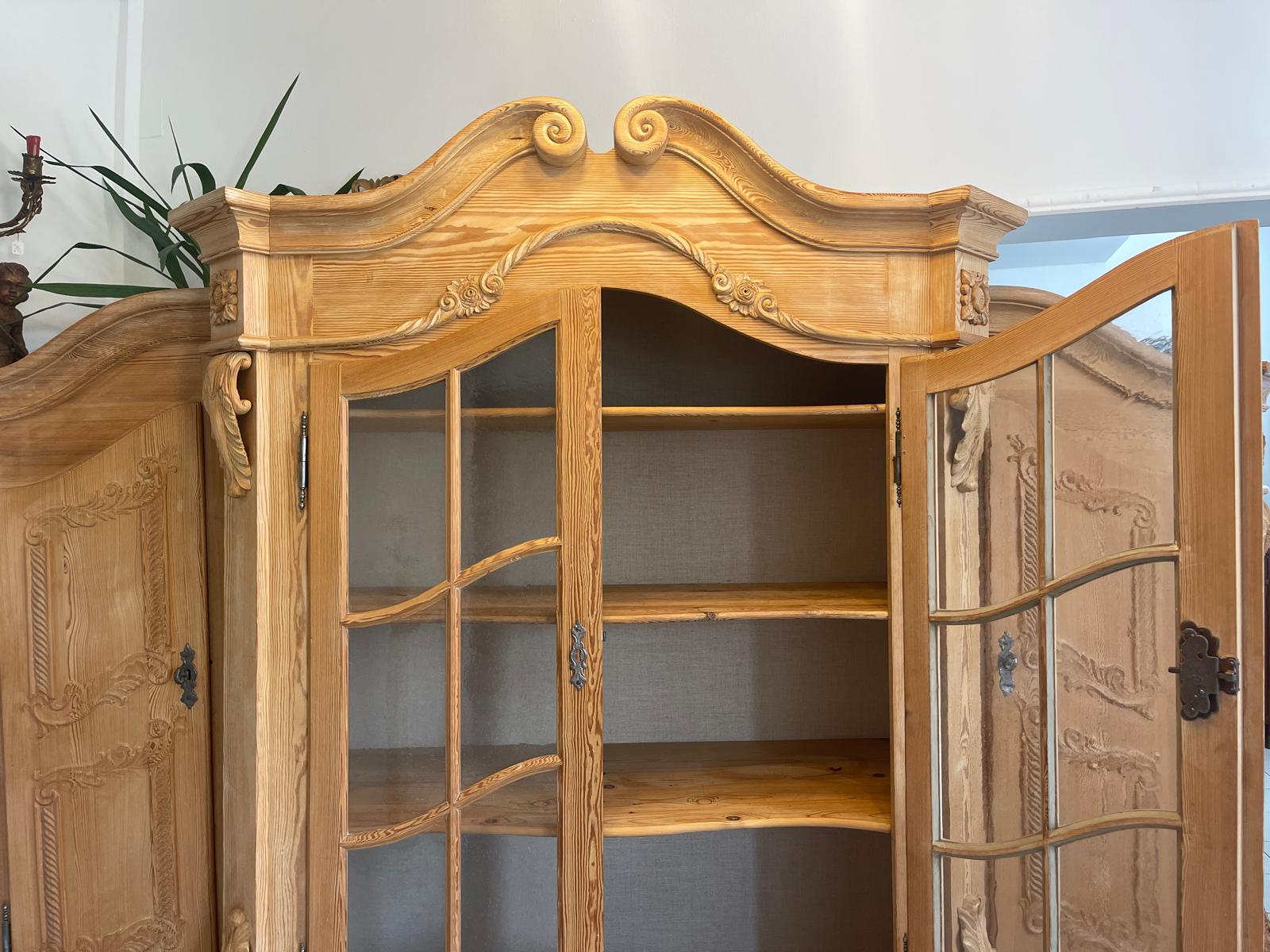 hübscher Bauernschrank Landhausschrank Barockstil  Eckschrank G1361