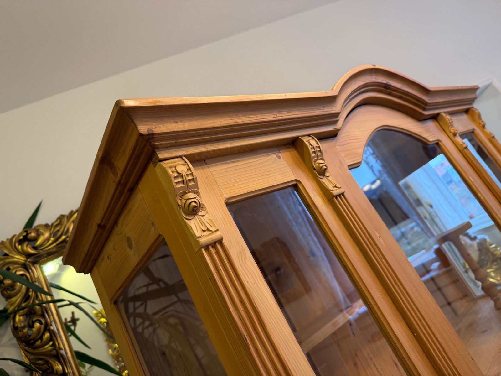 Bäuerliche Vitrine Bauernvitrine Bauernschrank Naturholz Weichholz Antik & Alt D1064