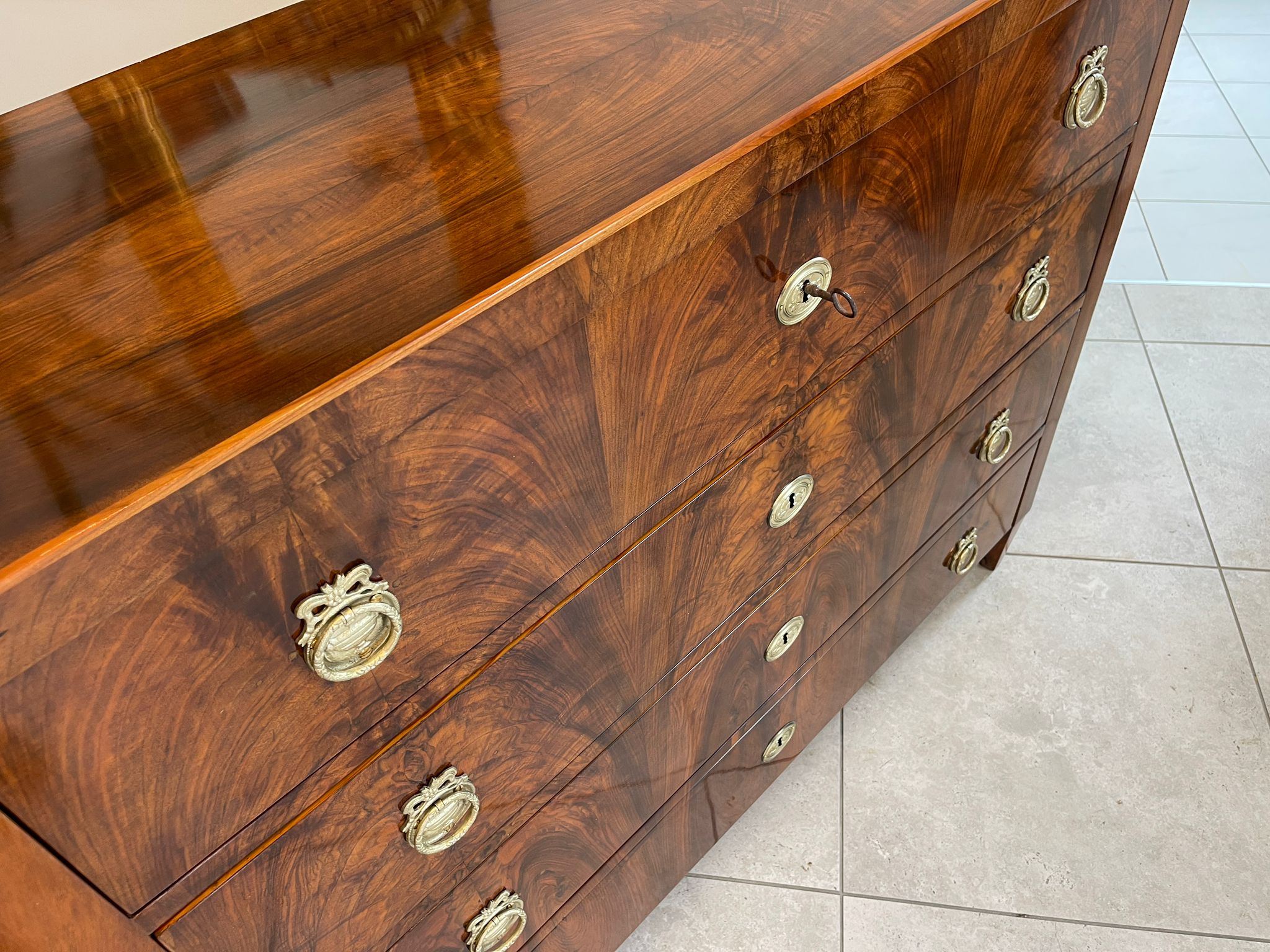 Restaurierte Biedermeier Kommode Sale Antiquität Nussholzfurnier G1681