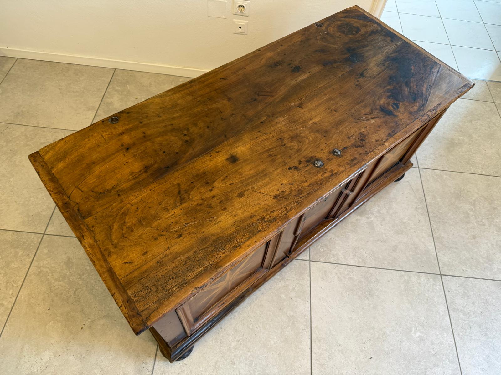 Authentische Barock Truhe Eisenbeschlagen Hartholz Antiquität G2222