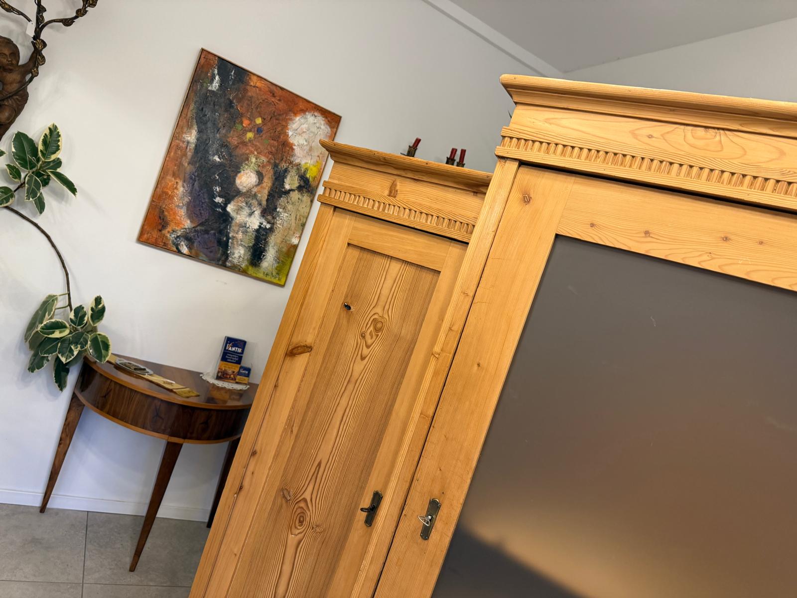 Originaler 3 teiliger Gründerzeit Garderobenschrank Weichholz Antiquität G2401