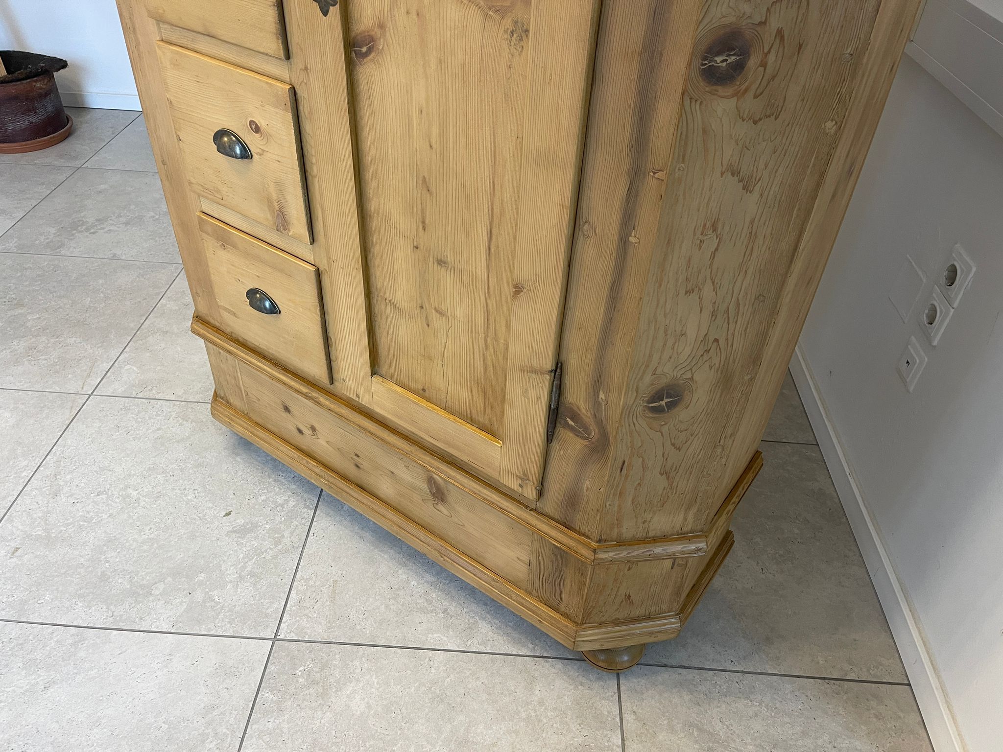 3973c298-d60a-4b7a-acae-e96949ec10a9 Brotschrank Almerschrank Speiskasten Bauernkasten A5038