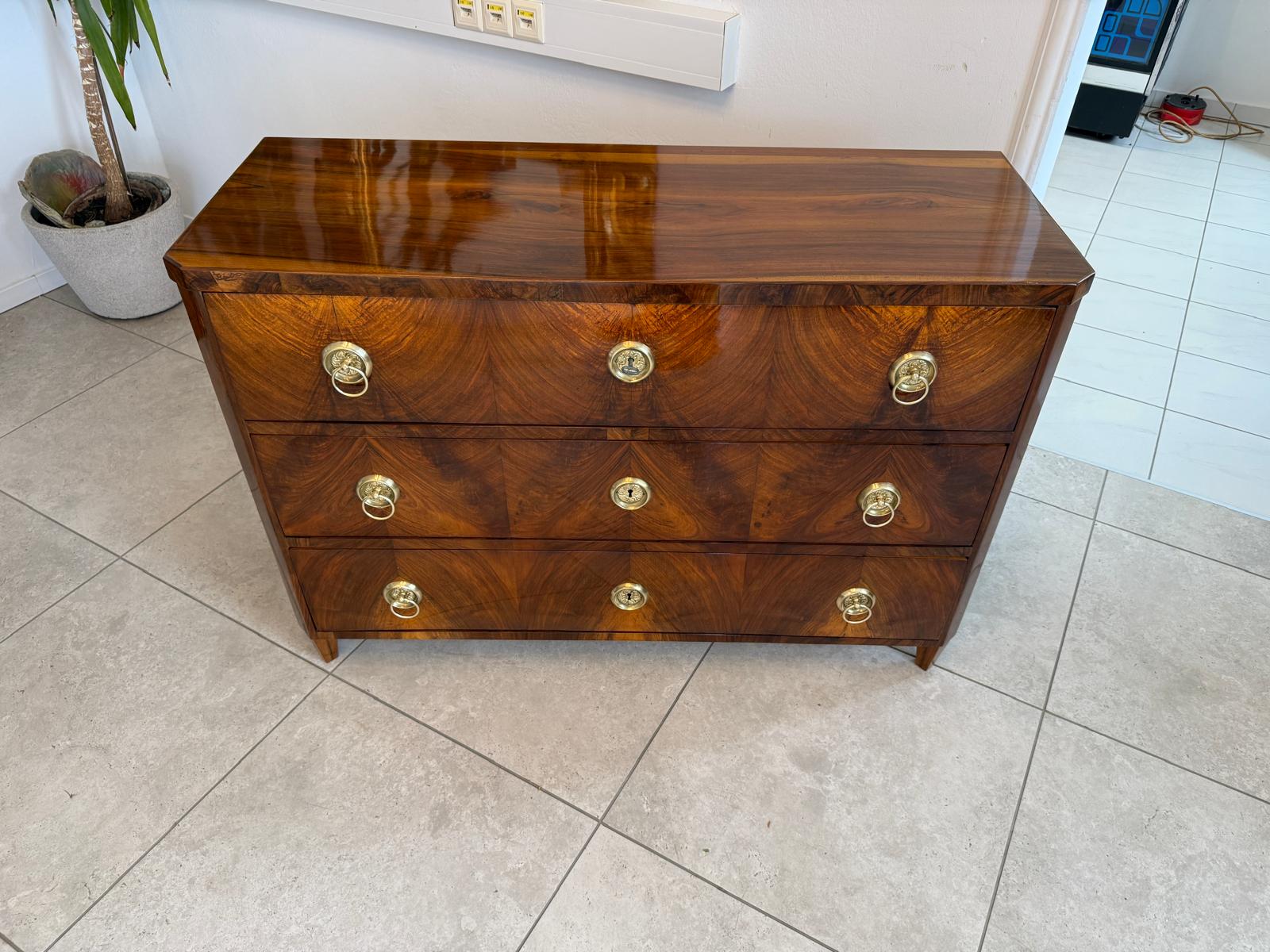 Biedermeier Kommode 3 Ladenkommode Nussholz Antiquität D2480