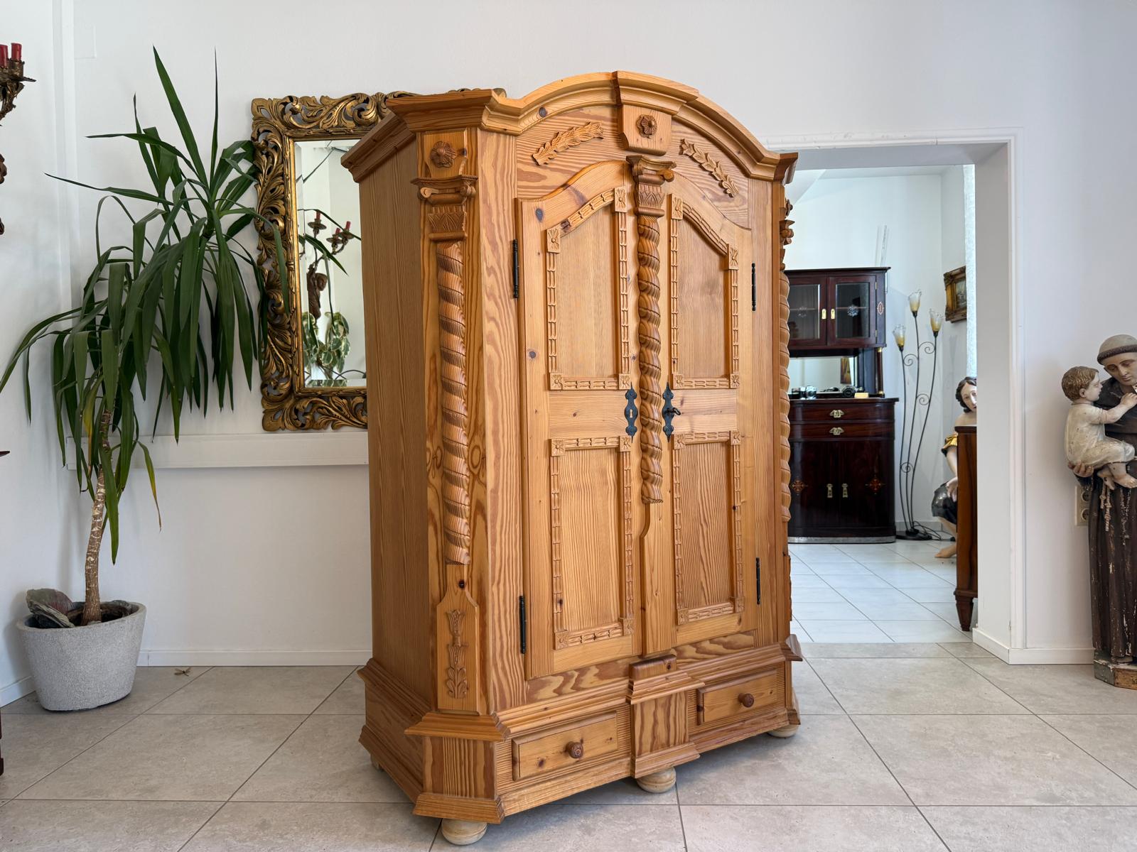 Bauernschrank Landhausschrank Barockstil Kleiderkasten Weichholz Alt & Antik D2514