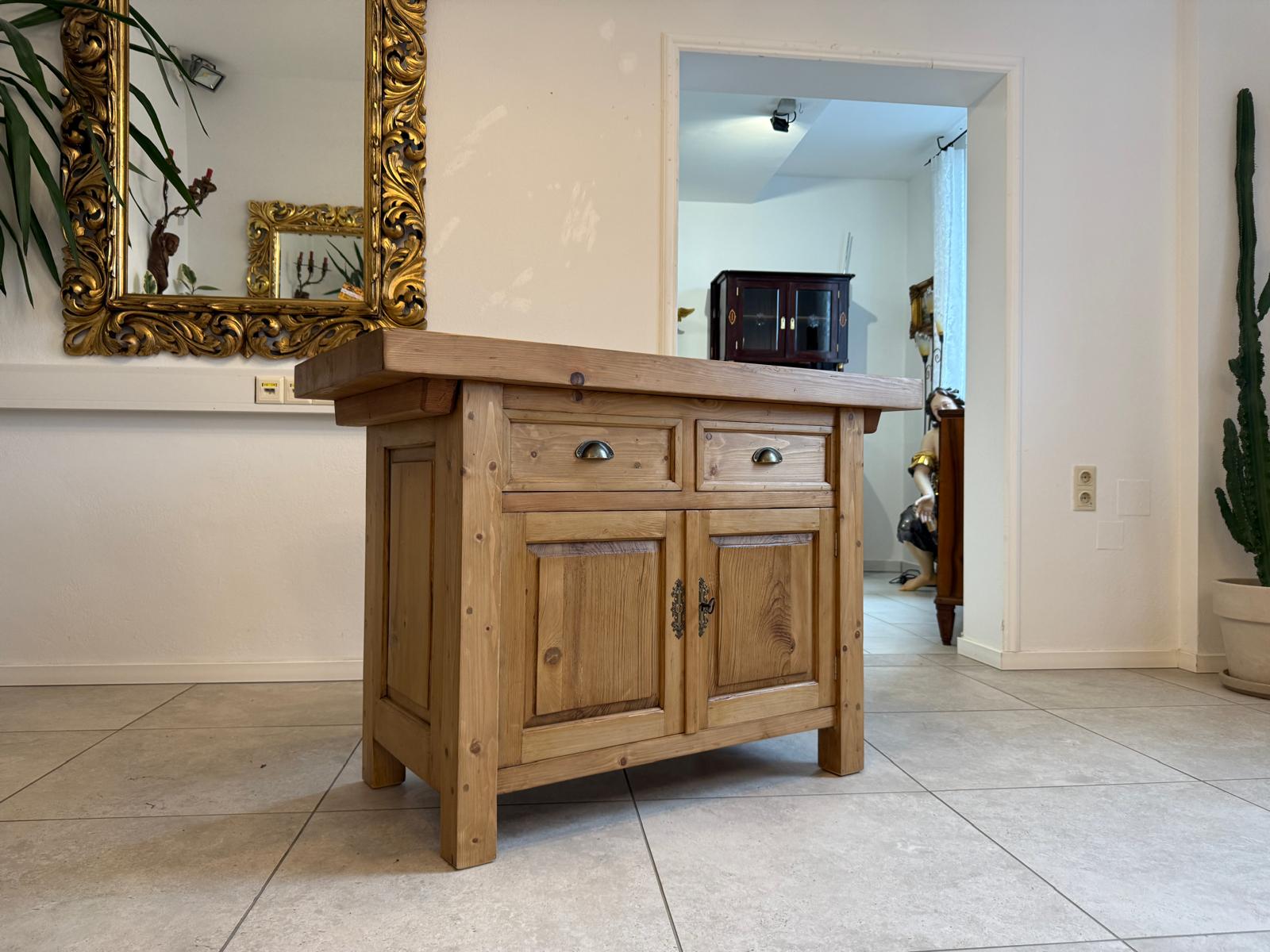 Urige bäuerliche Bar Altholz Vintage Verkaufstheke Schneidertisch D1114