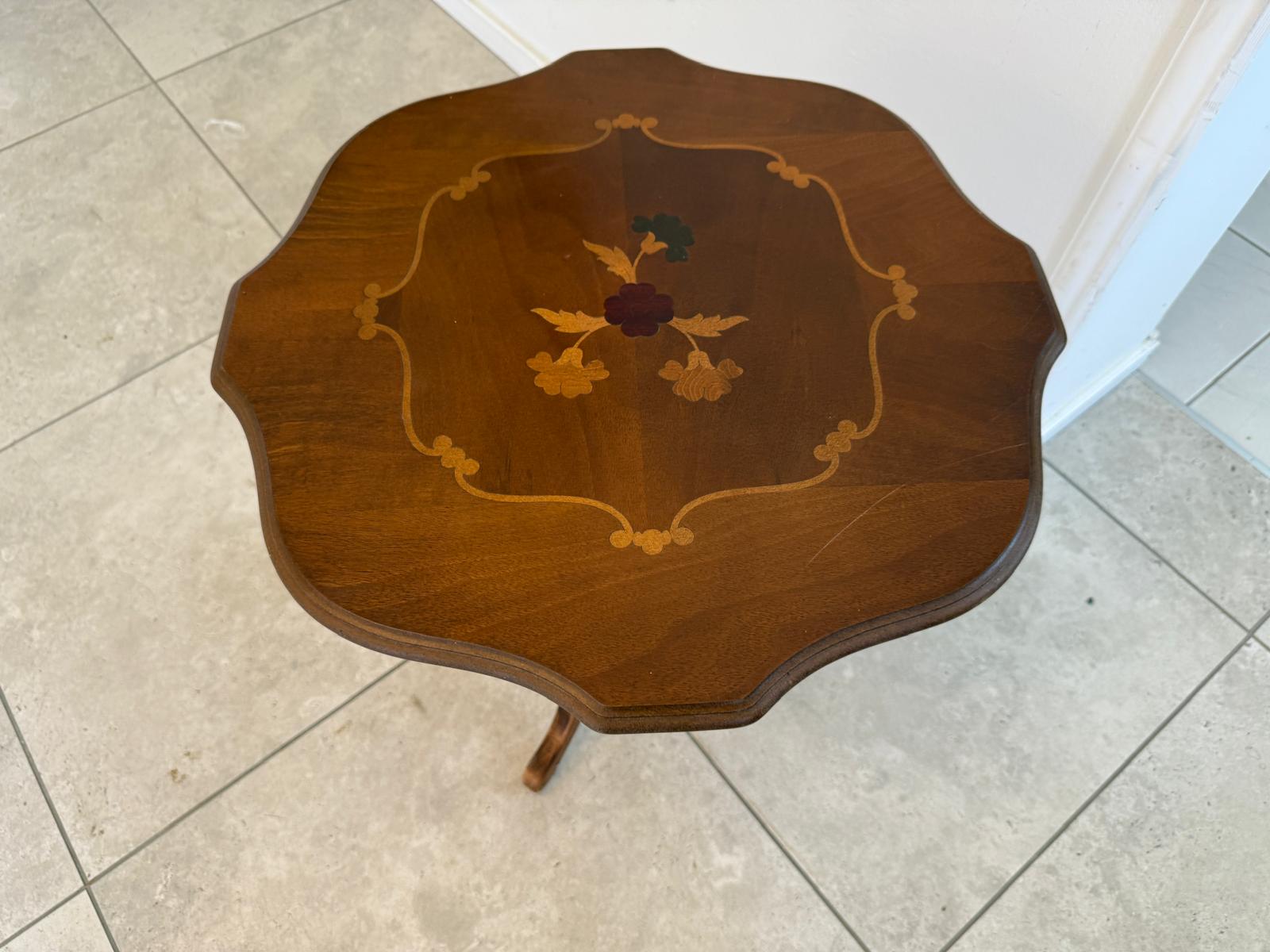 Zierlicher Schachtisch Tischerl Barockstil Beistelltisch G1755