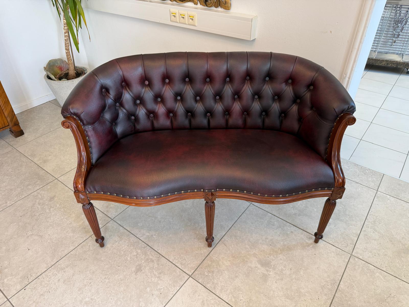Chesterfield 2er Clubsofa Diwan Couch Oxblood Kultmöbel D2517