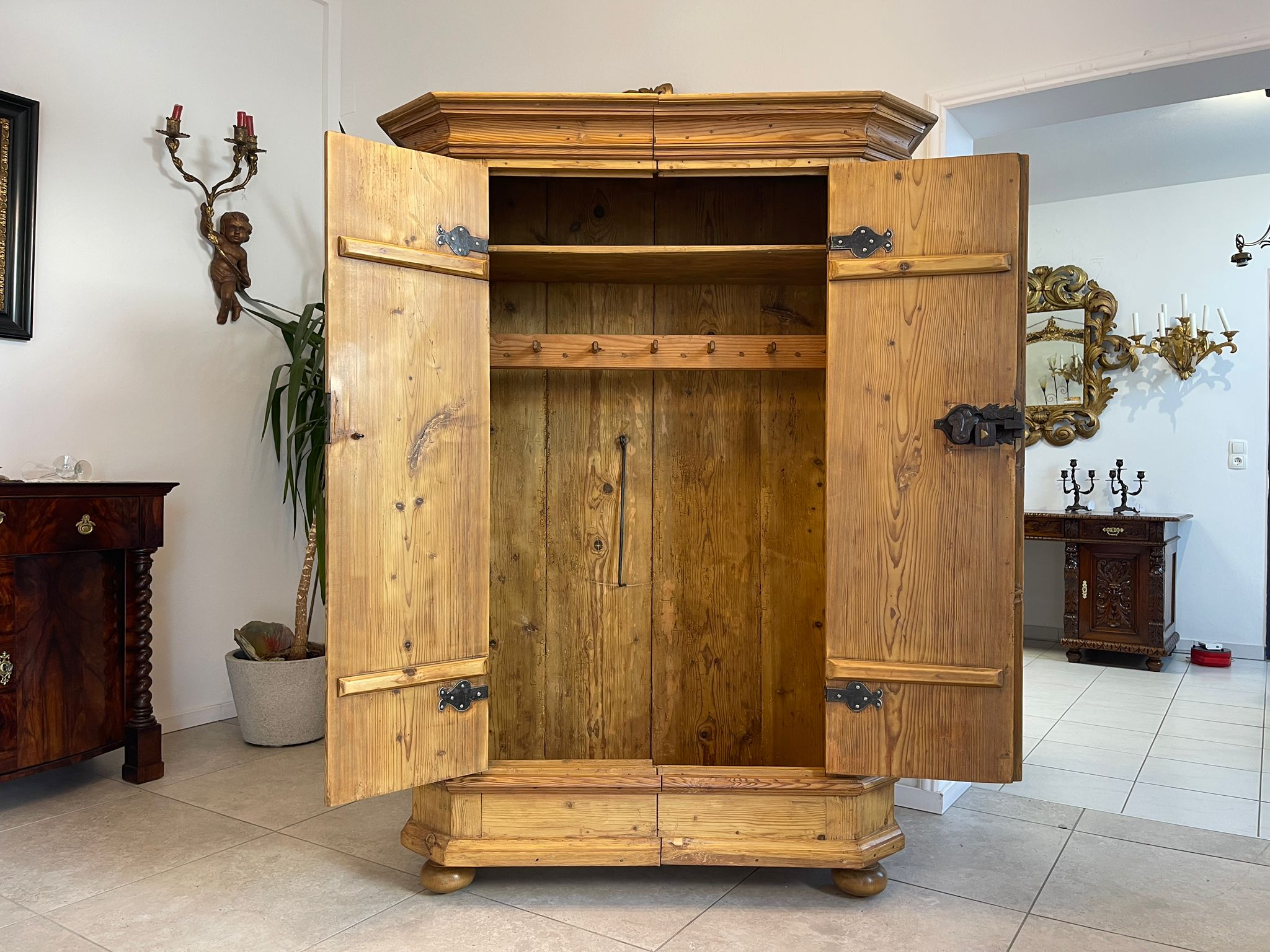 66a4911b-46ef-4baa-9a2c-0ec832fa0b24-1 Bauernschrank Barockschrank Barock Hallenschrank Kasten A4975