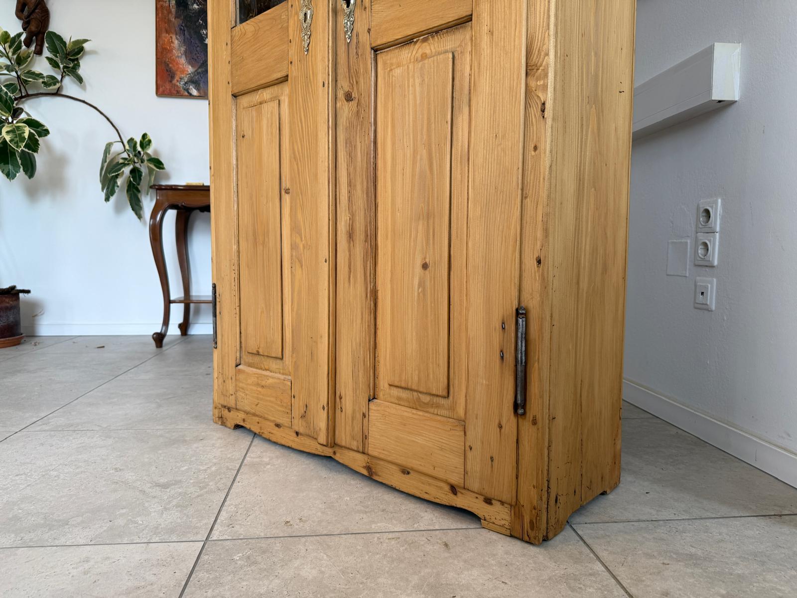 Restaurierte Biedermeier Bauernvitrine Bauernschrank Bauernvitrine G1824