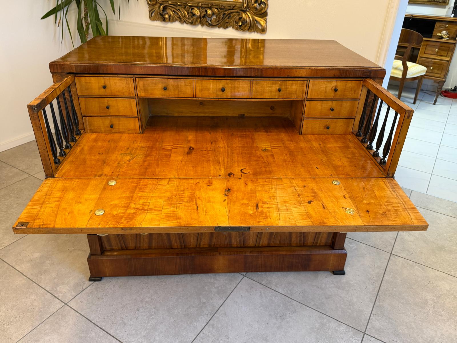 Restaurierte Biedermeier Schreibkommode Nussholz Antiquität G2254