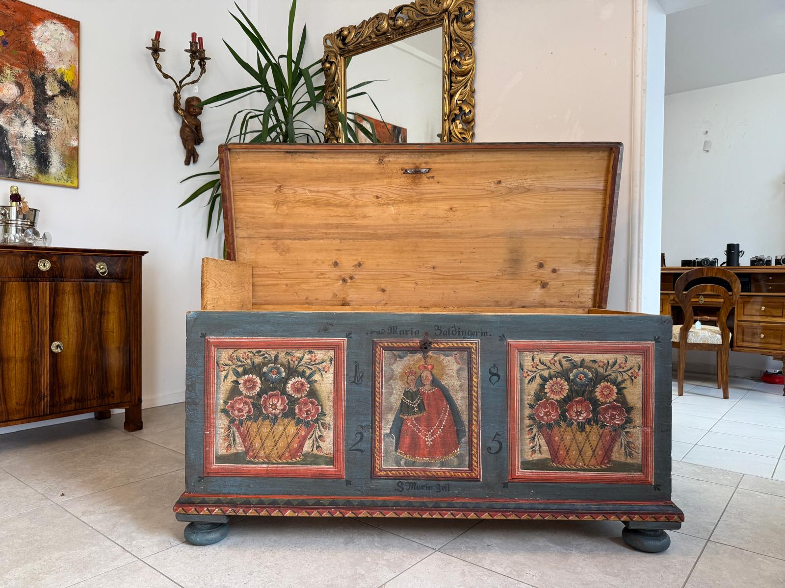 Urige handbemalte Mariazeller Bauerntruhe Truhe Landhaustruhe G2116