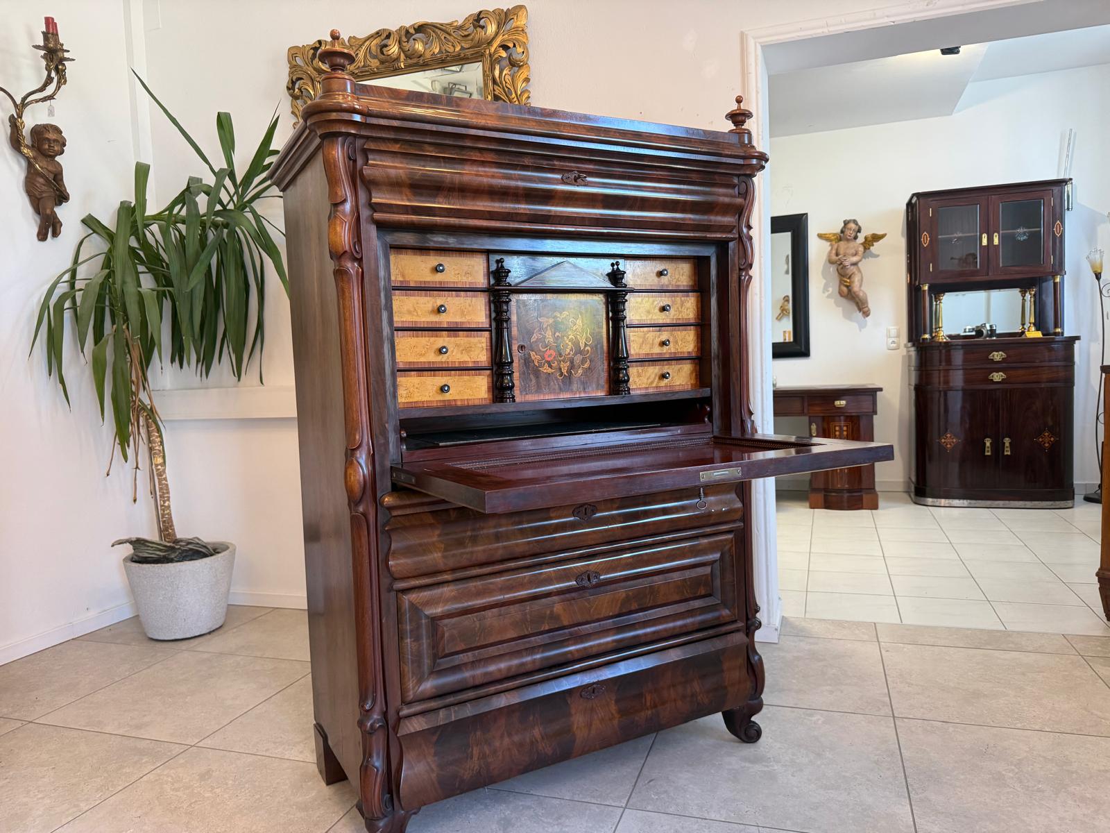Sale Restaurierter Biedermeier Sekretär Schreibpult Nussholz D2905