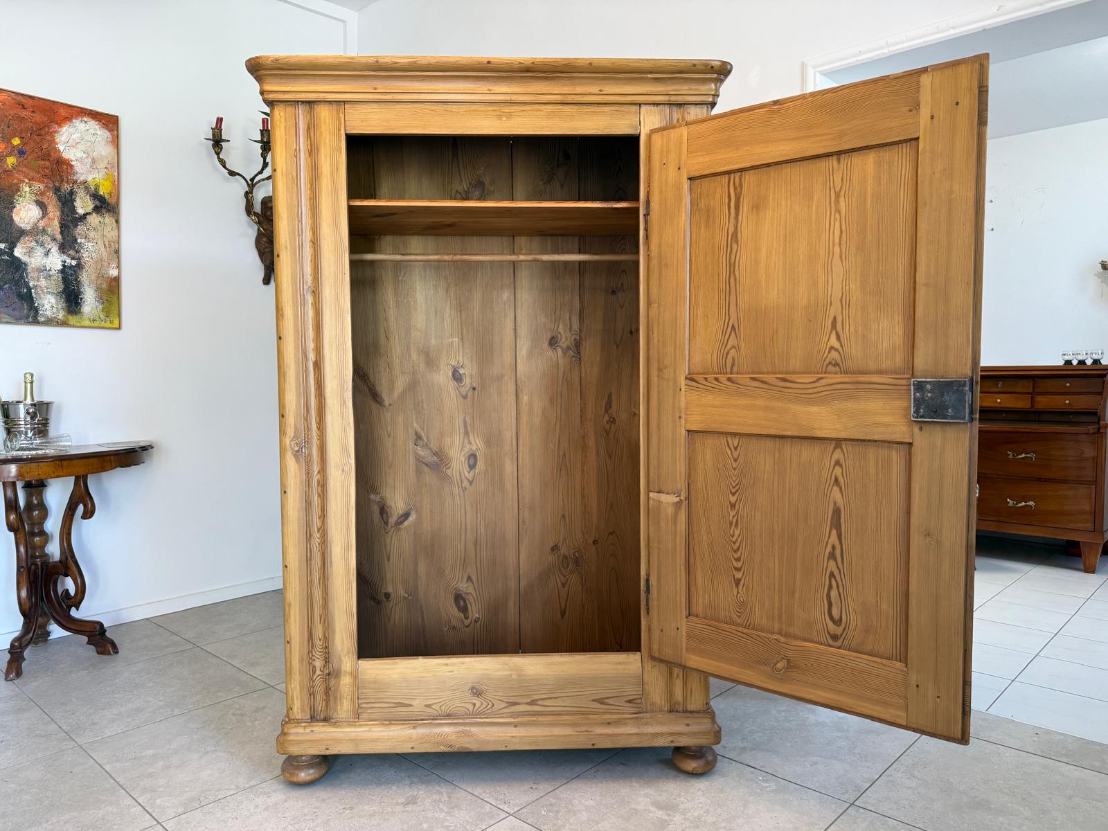 Originaler restaurierter Biedermeier Bauernschrank Naturholzschrank G1792