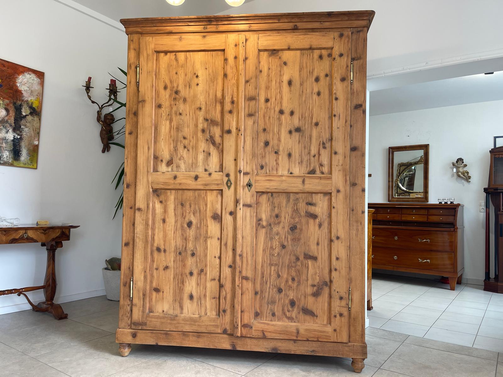 Antiker Biedermeier Zirbenholz Schrank Kasten Bauernschrank G1699