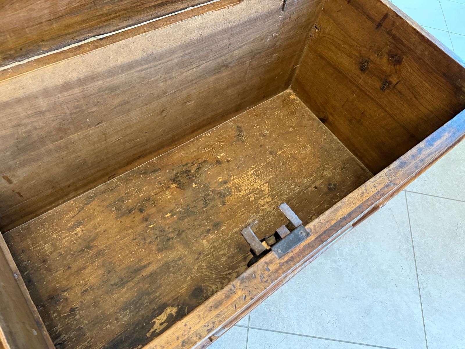 Authentische Barock Truhe Eisenbeschlagen Hartholz Antiquität G2222