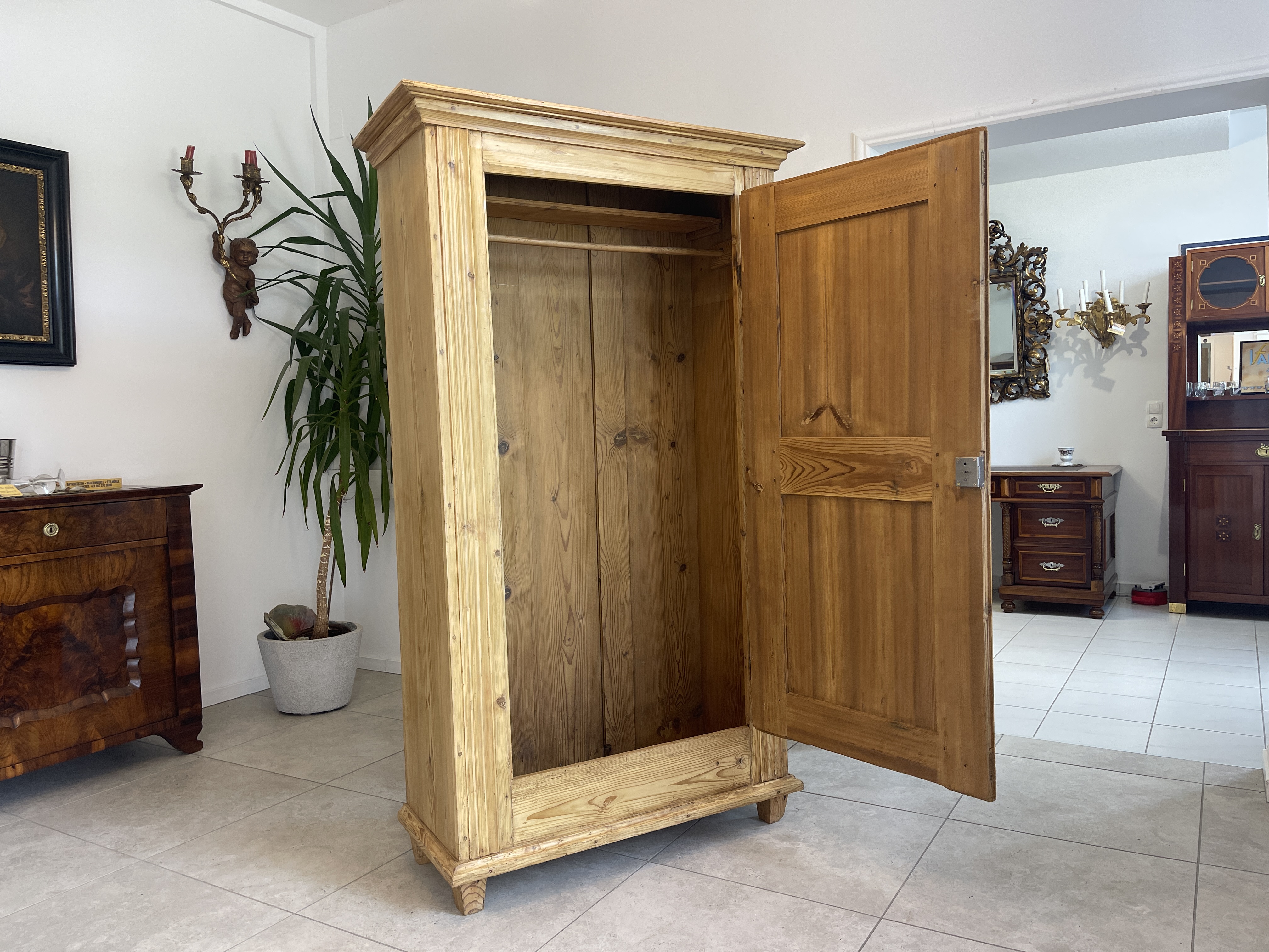 IMG_8414 Biedermeier Bauernschrank Naturholzschrank A4402