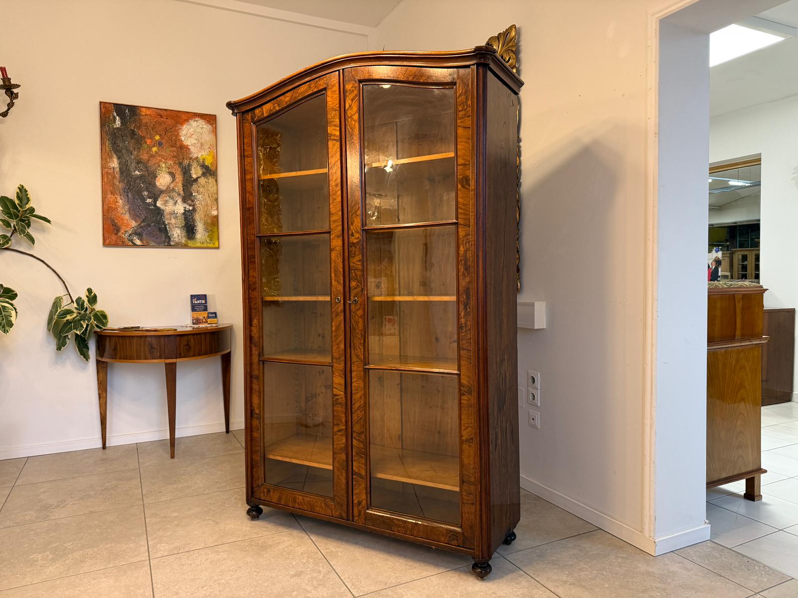Biedermeier Vitrinenschrank Glasschrank Nussholz Kleiderschrank G2228