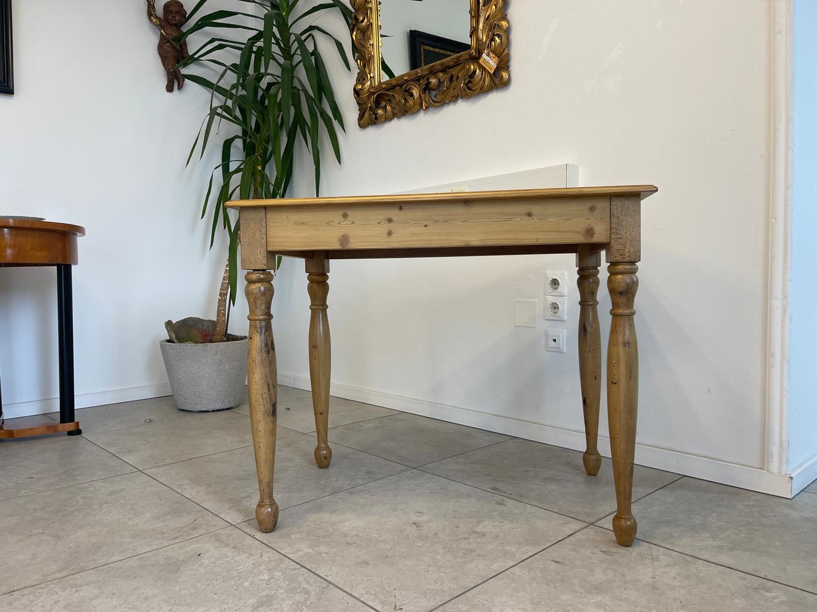 Bäuerliches Gründerzeit Tischerl Beistelltisch Bauerntisch G1254