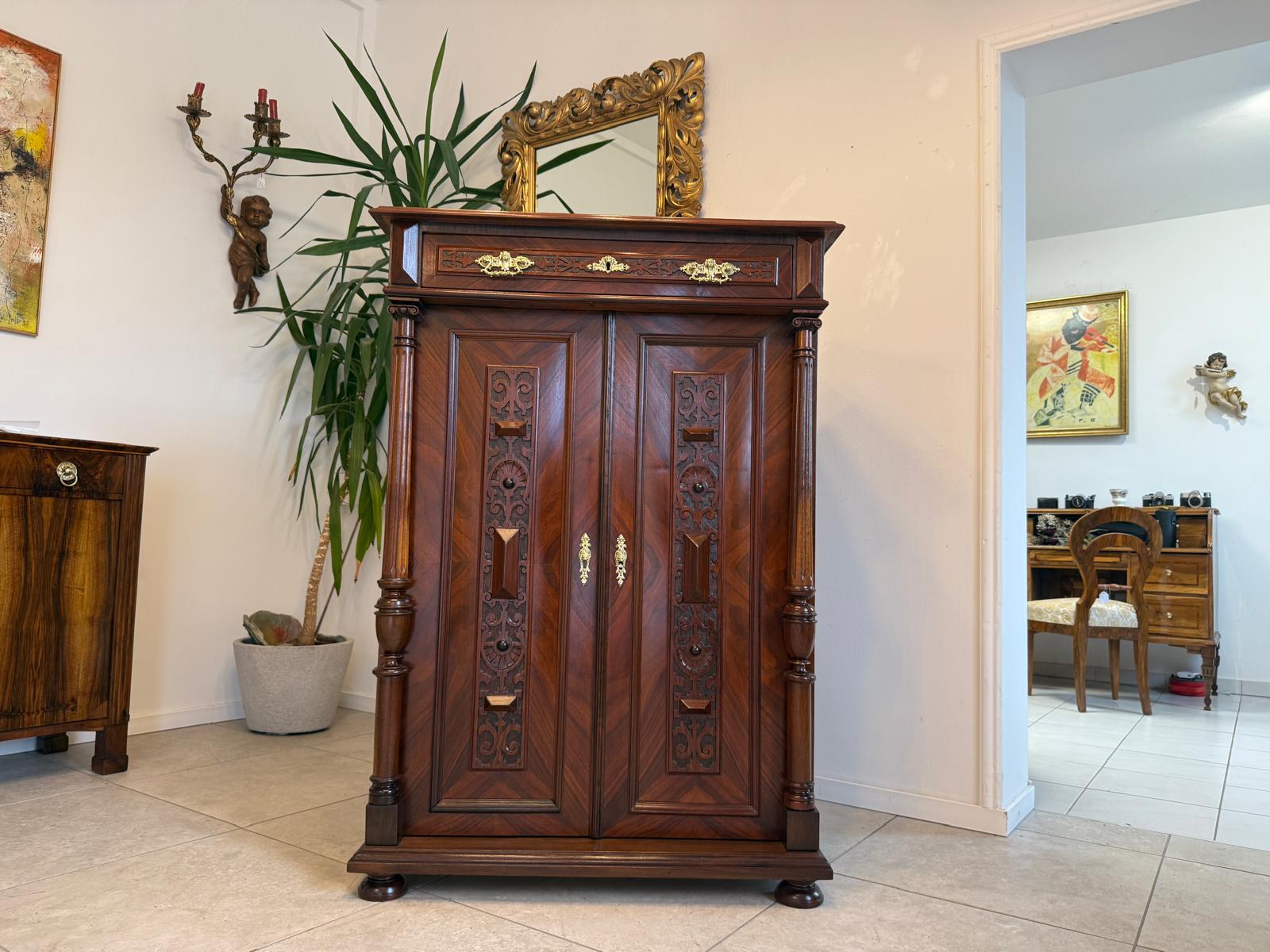 Restaurierte Gründerzeit Anrichte Vertiko Halbschrank Säulenanrichte G2083