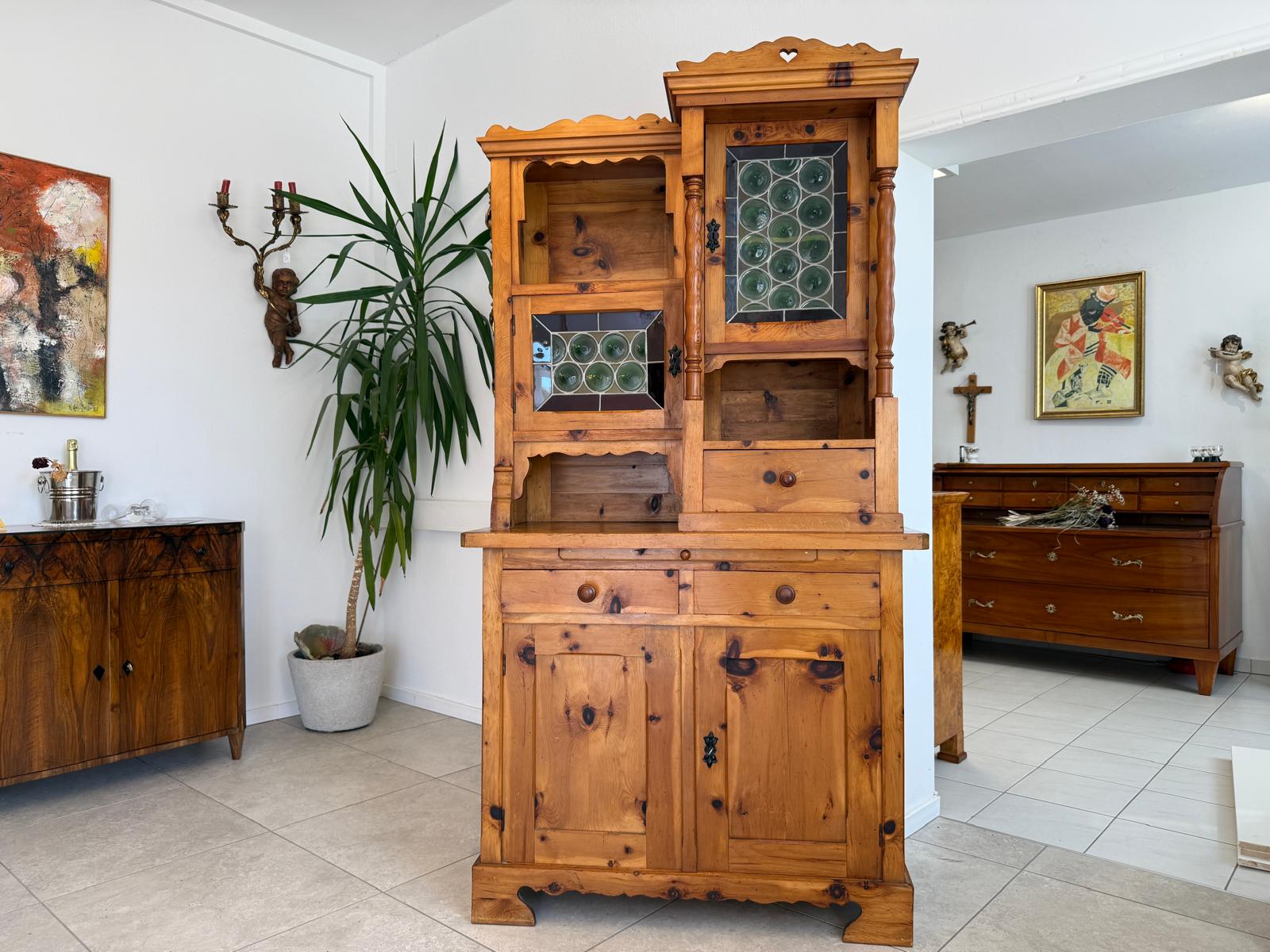 Urige Zirbenholz Kredenz Küchenvitrine Butzenglas Küchenschrank G1914