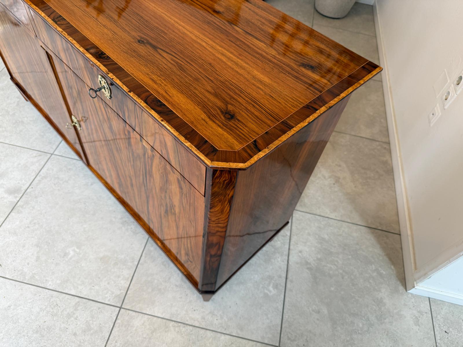 Restaurierte Biedermeier Anrichte Sideboard Antiquität Nussholz G1836-1