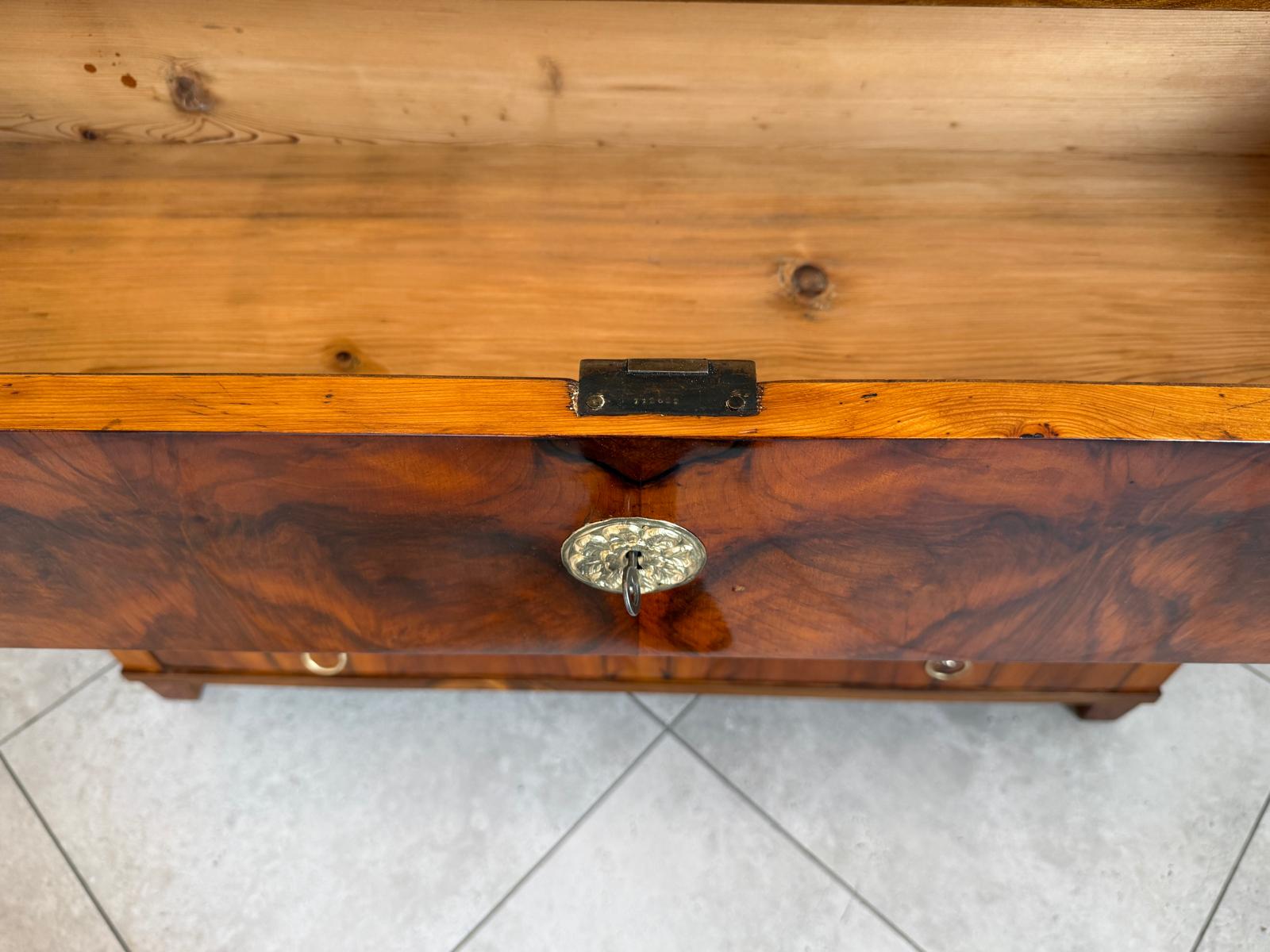 Biedermeier Kommode Nussholz Furniert Restauriert um 1820 D2869