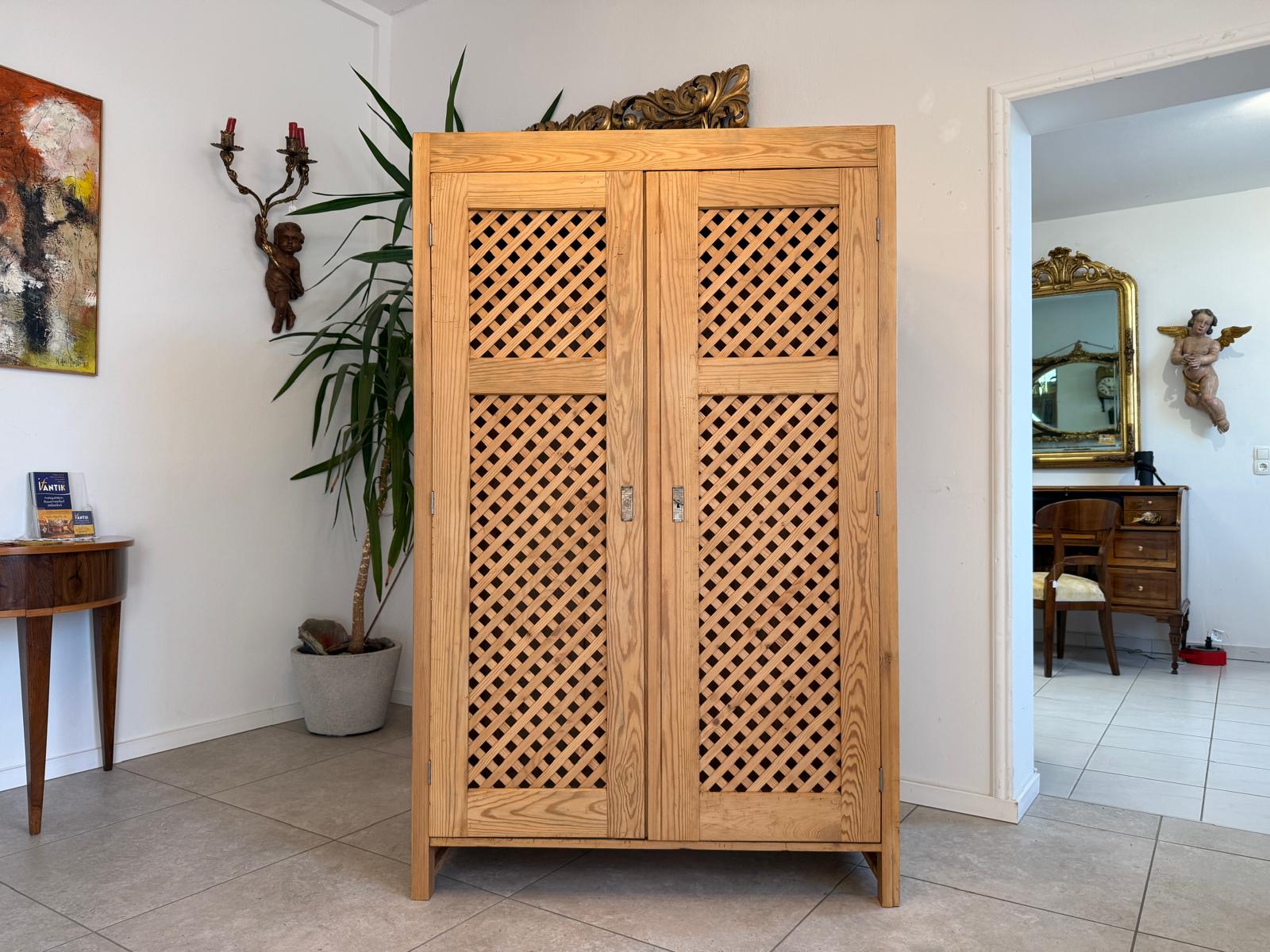 Jugendstil Bauernschrank Naturholzschrank Gitterschrank Naturholschrank D1013