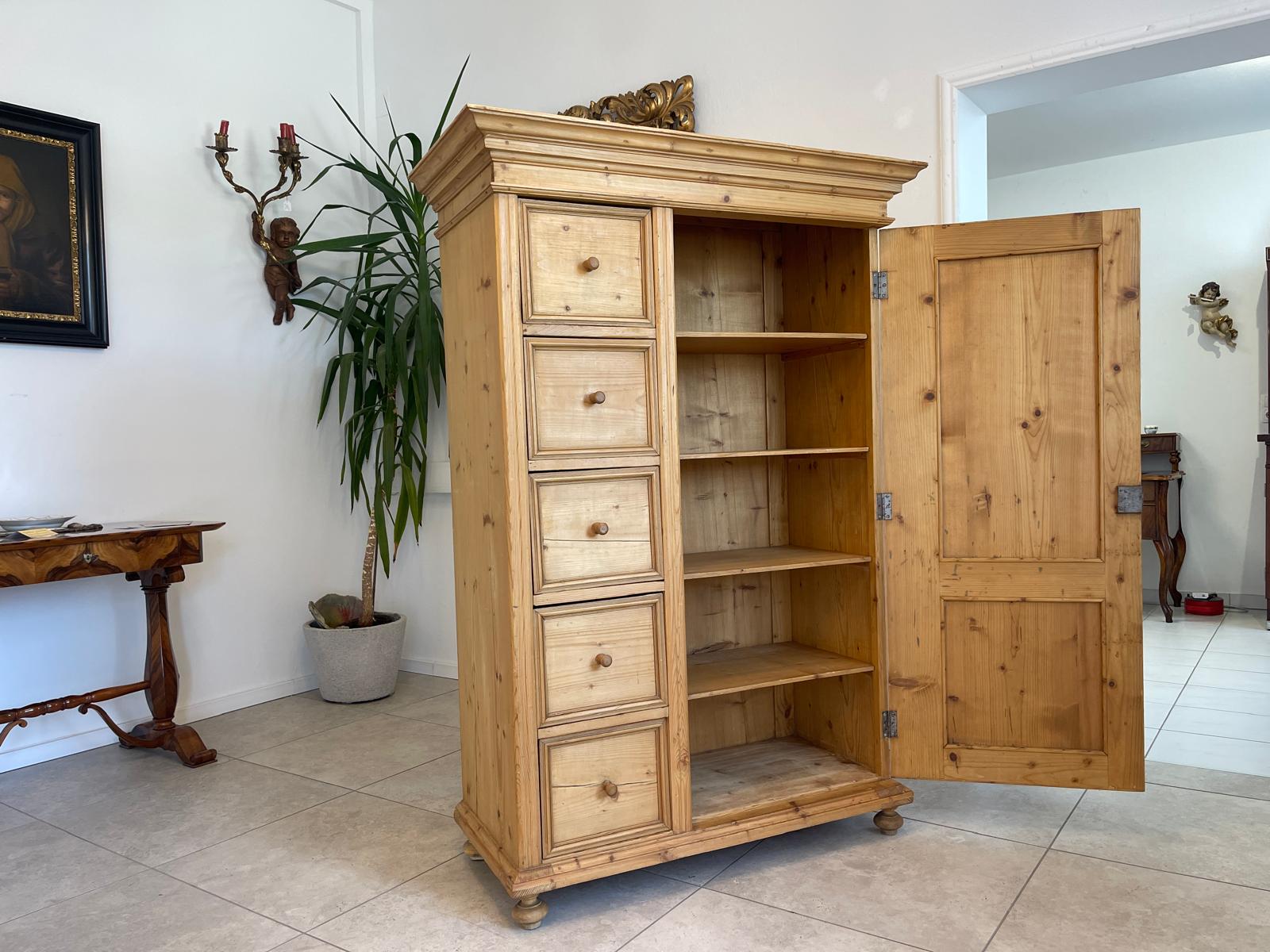 Bäuerlicher uriger Brotschrank Almerschrank Speiskasten Bauernkasten G1346
