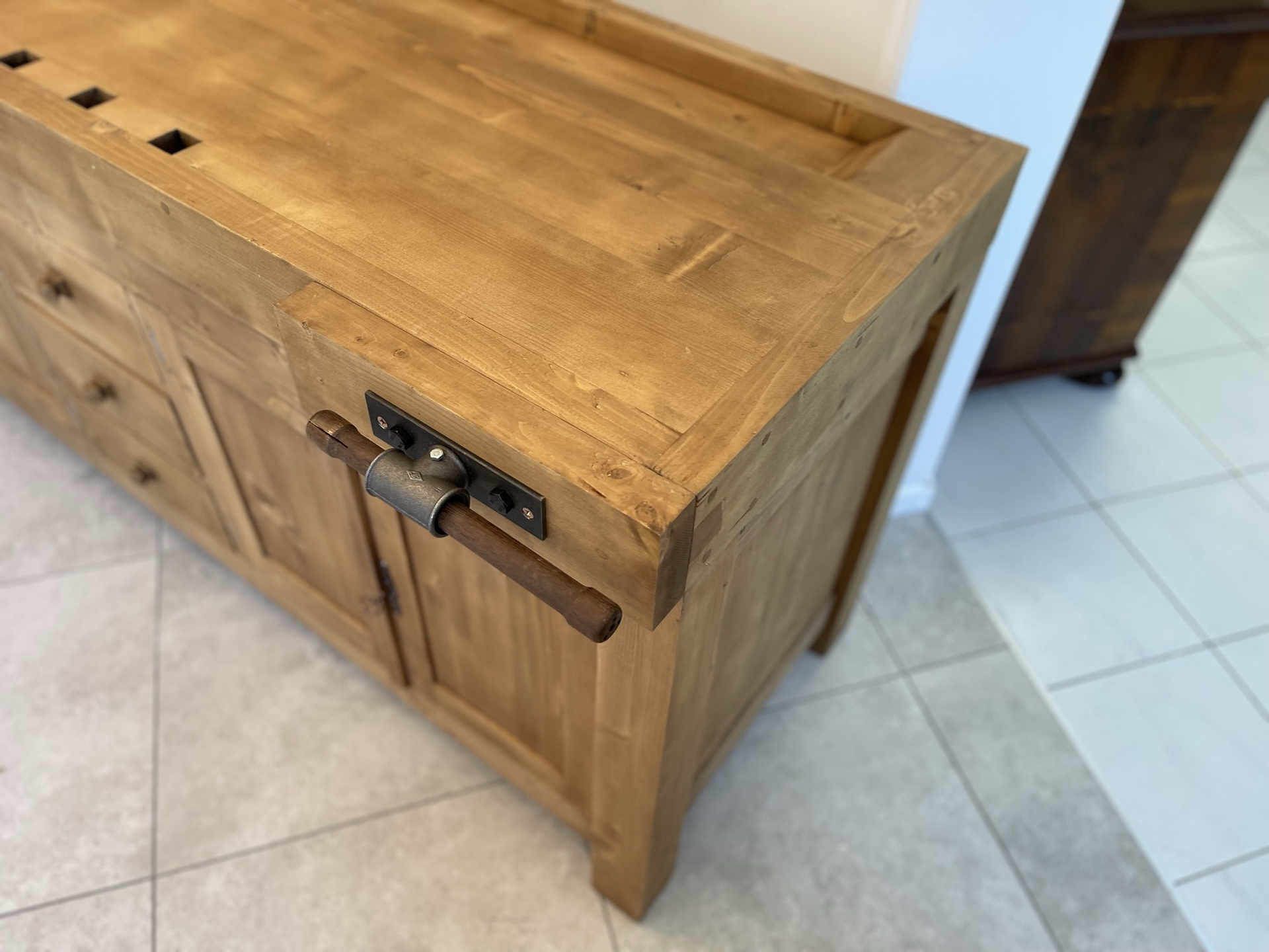 Schreibtisch-Sofa-Pult_22 schwere urige Hobelbank,Werkbank Ladentisch i1382