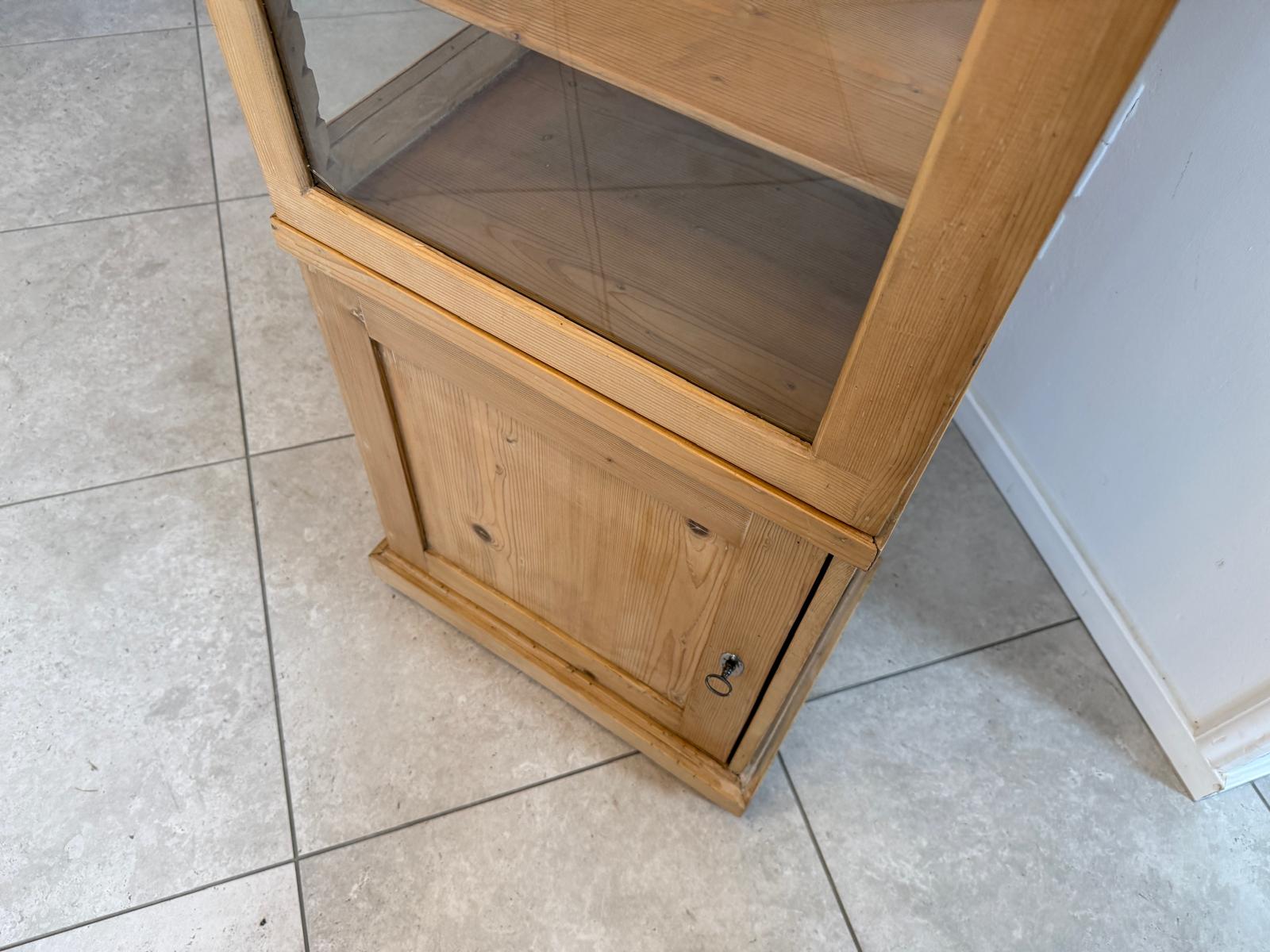 Bäuerliche Jugendstil Vitrine Bauernvitrine Naturholz Bücherschrank antik G2251