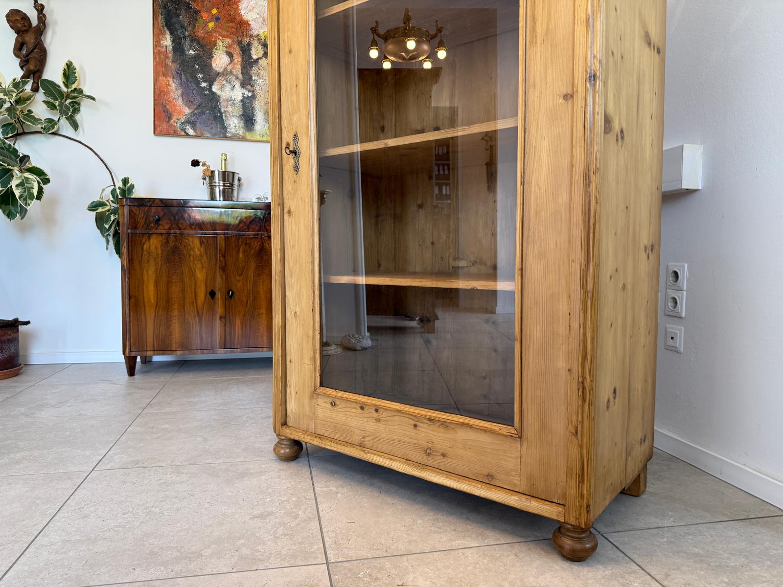 Bäuerliche Vitrine Bauernvitrine Bauernschrank Naturholz Bücherschrank G2011