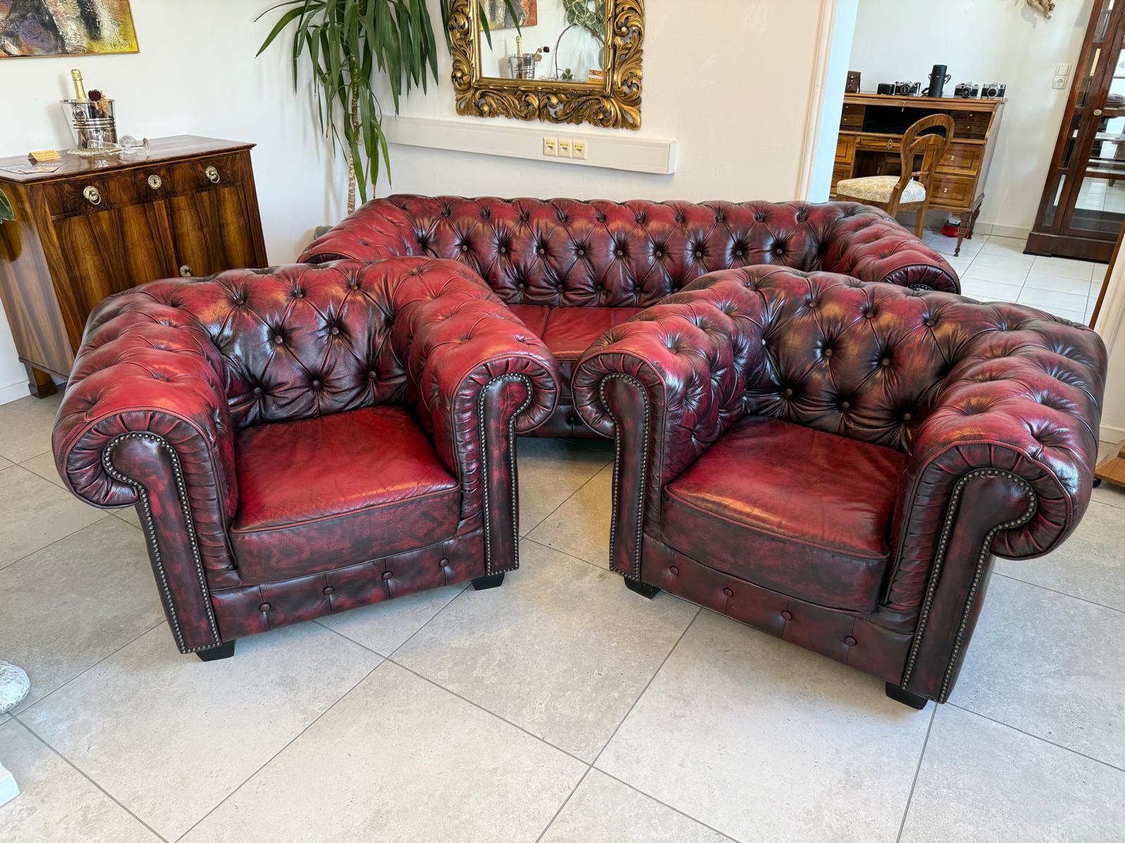 Chesterfield Ensemble 3 teilig Ledersofa Fauteuils Clubmöbel Cultmöbel G2127 