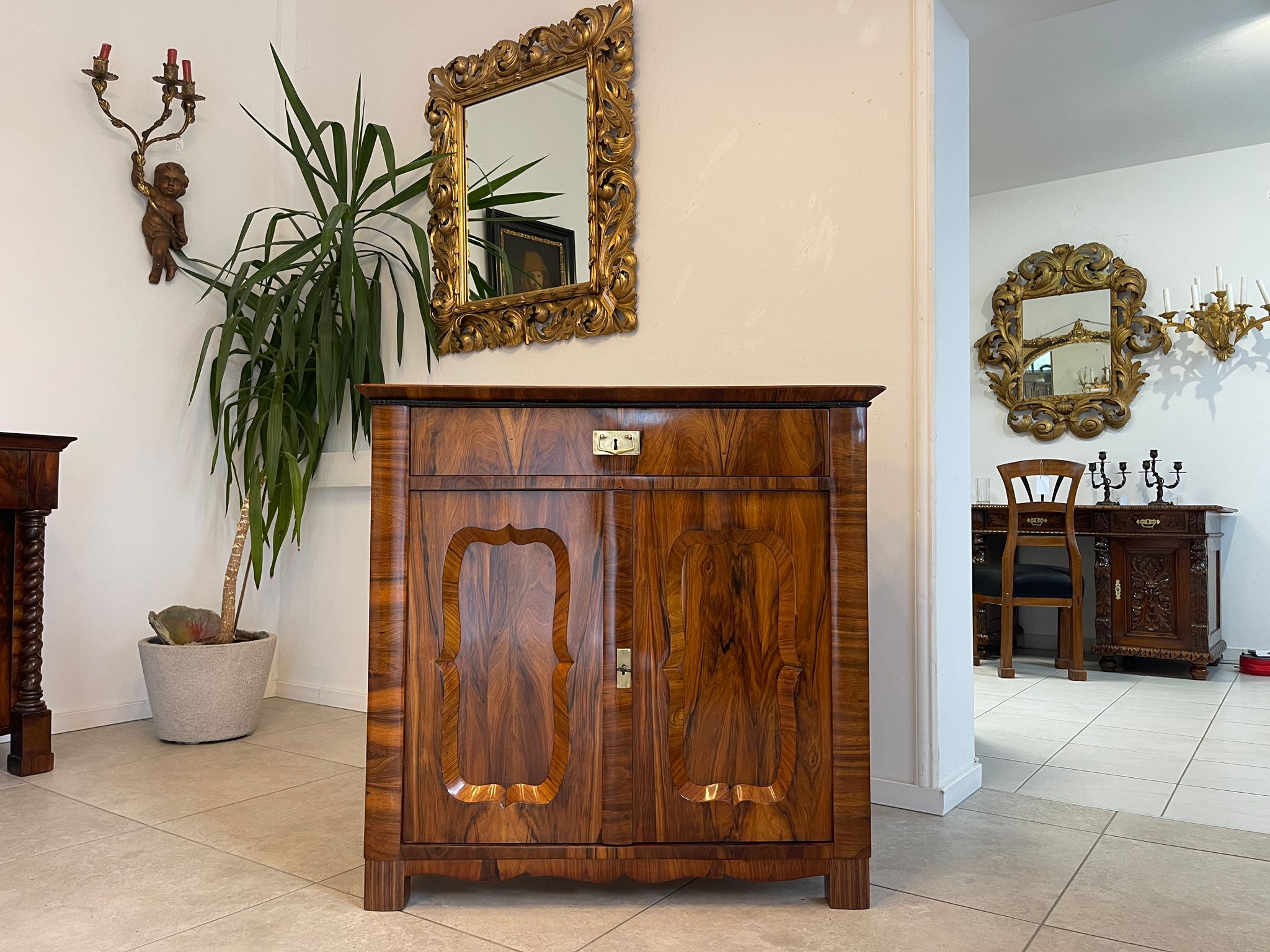 bf79c346-7e3a-4276-82bd-59b05537b95c Sale restauriertes Biedermeier Trumeau Anrichte A4952