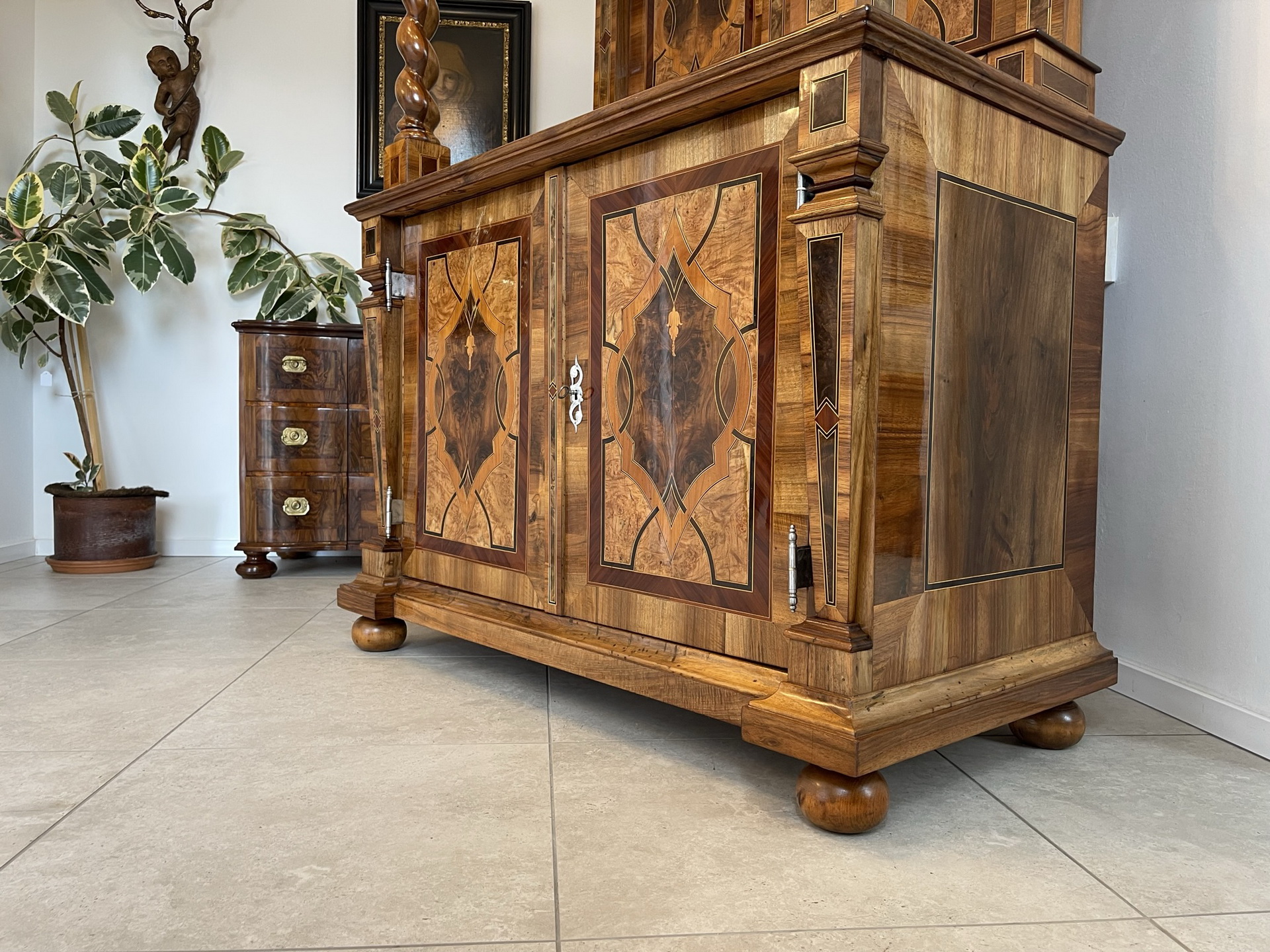 bauernschrank-bauernmoebel_132 Barock Sekretär Tabernakel Antiquität Stollenschrank mit Vollsäulen B1636