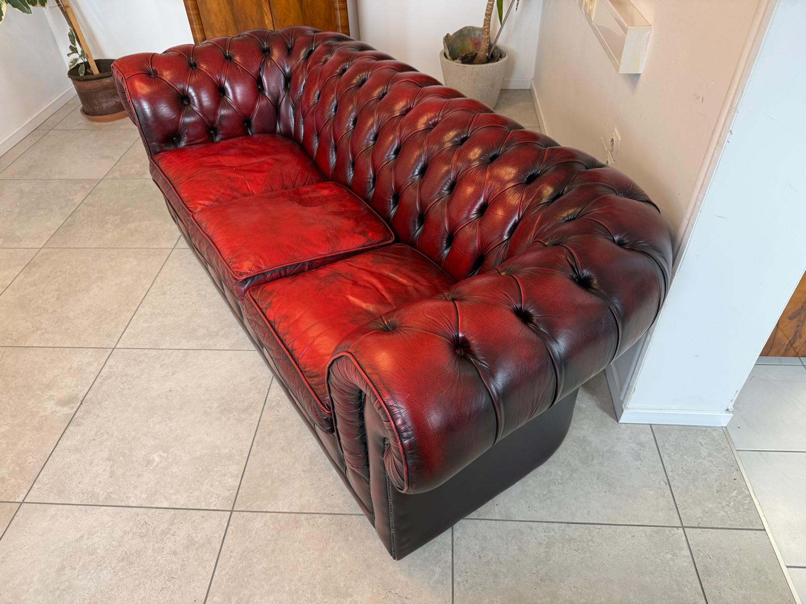 Chesterfield 3er Clubsofa Diwan Couch Oxblood Kultmöbel D2304