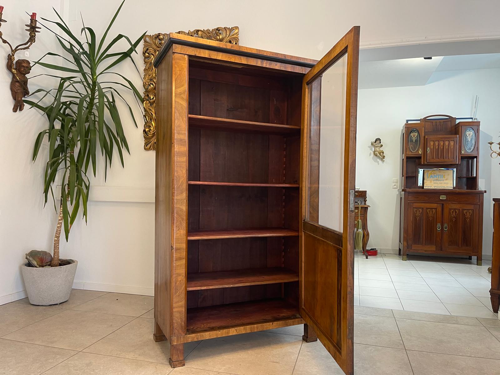 SALE Biedermeier Vitrine Bücherschrank Sammlervitrine, Nussholz G1342