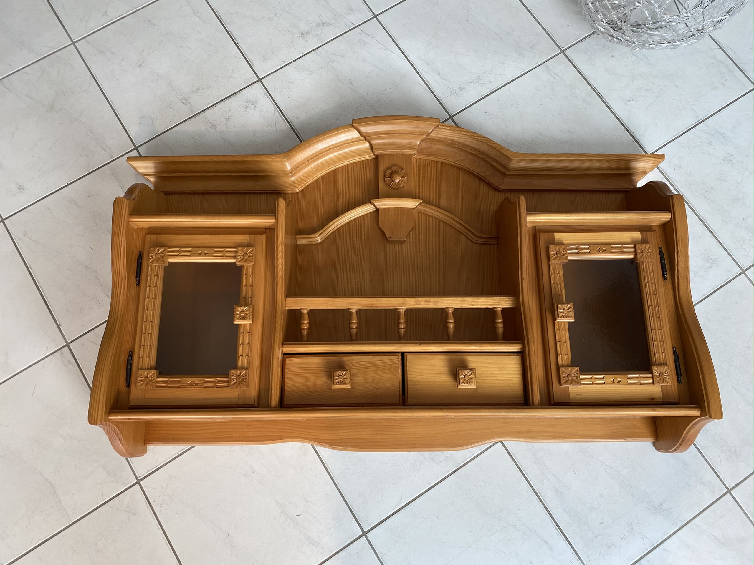 IMG_0719 Hübsches altes bäuerliches Wandregal in Beige - Schmales Stellage E1522