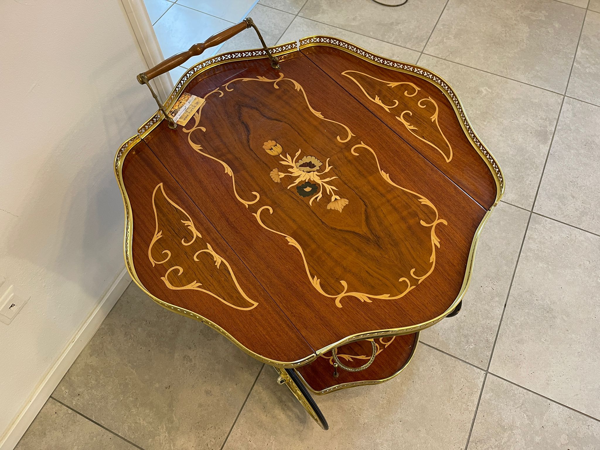 a613905e-886c-4335-a0a6-2a6ca26295fc Barockstil Serviertisch Frühstückstisch Intarsien Designertisch A5068