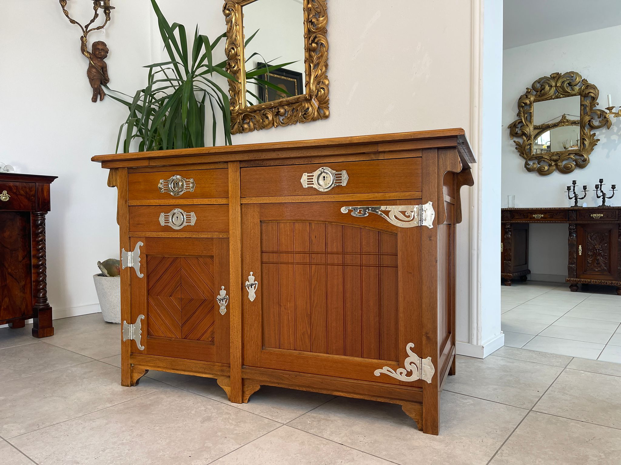 02048ab4-ff0a-404f-be80-5a02c97b80c4 Restaurierte Jugendstil Anrichte Sideboard Antik Vintage Traum A4986