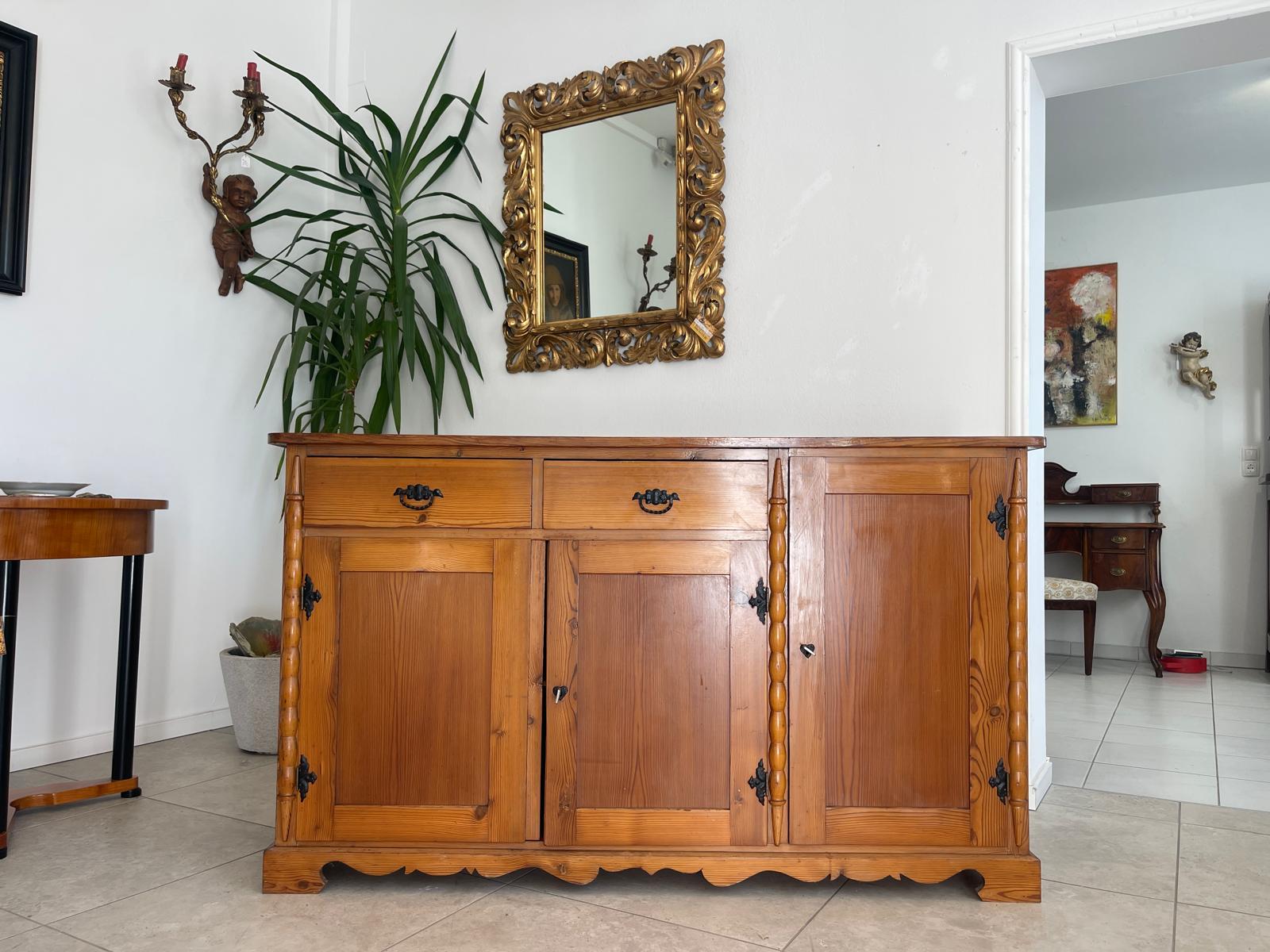 Bäuerliche Anrichte Kommode Sideboard Bauerschrank G1281