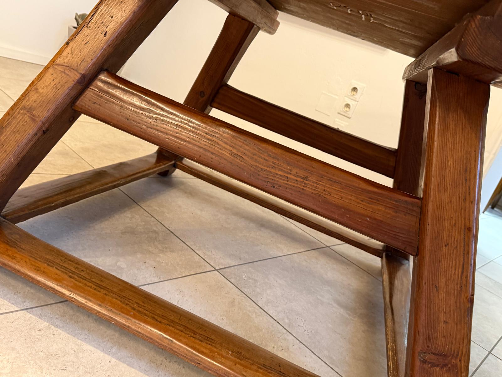 Uriger Jogltisch Bauerntisch Naturholz Hüttentisch Naturholztisch G2245